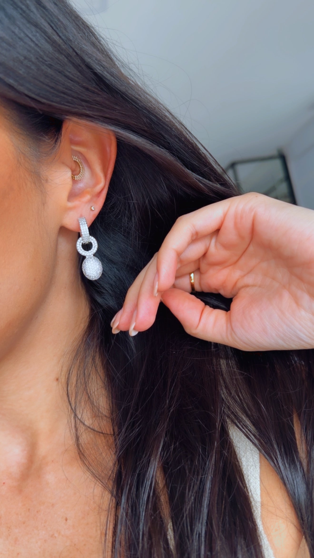 Brinco pendente beans cravejado niquel