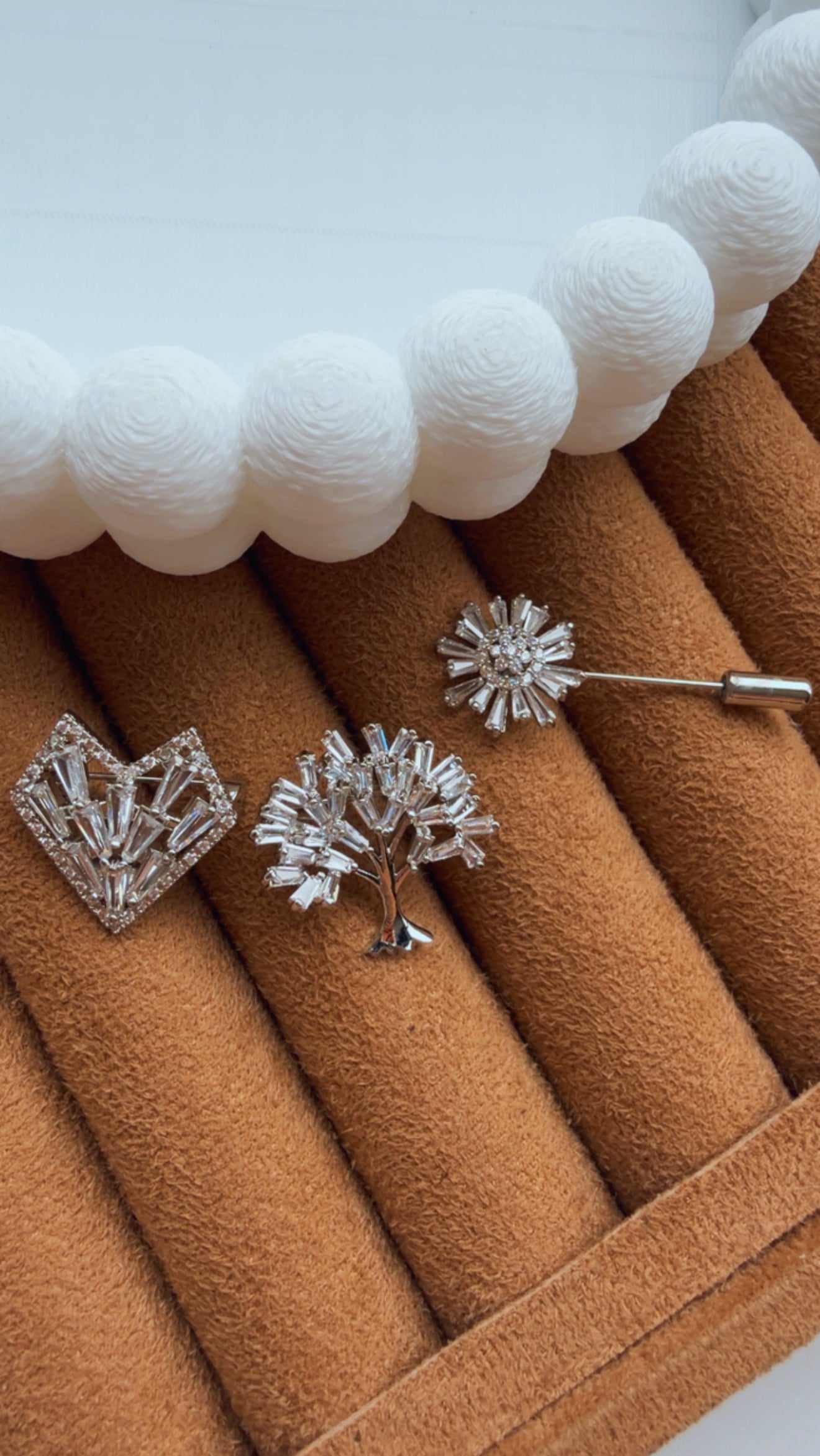 Broches zircônias baguete níquel