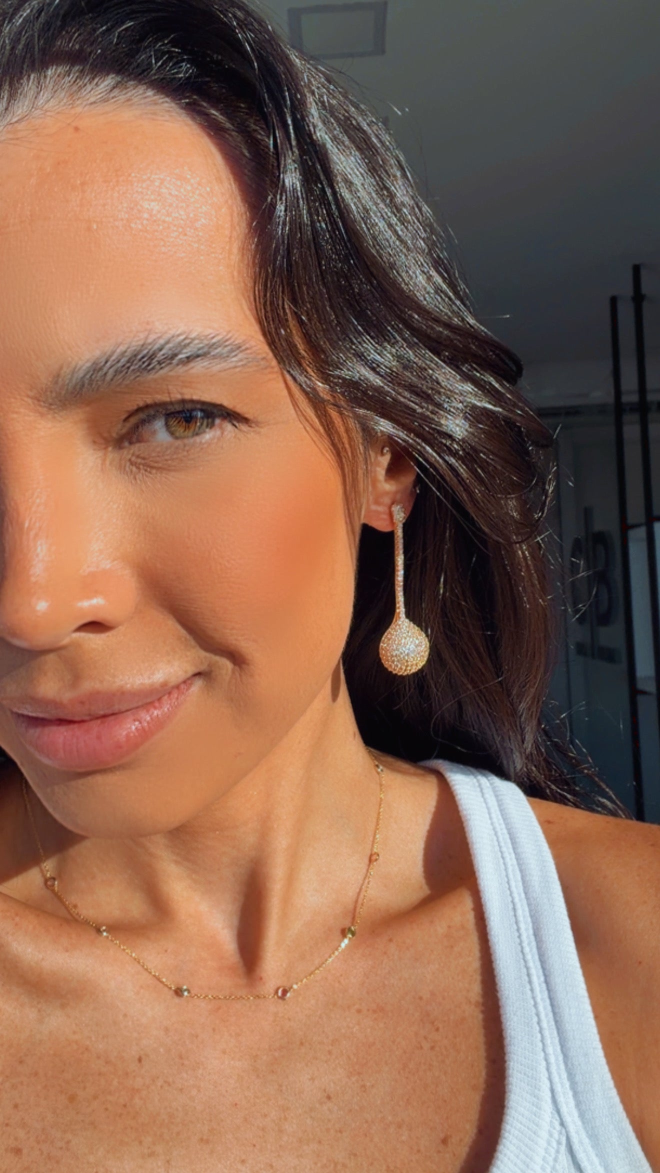 Brinco pingo cravejado