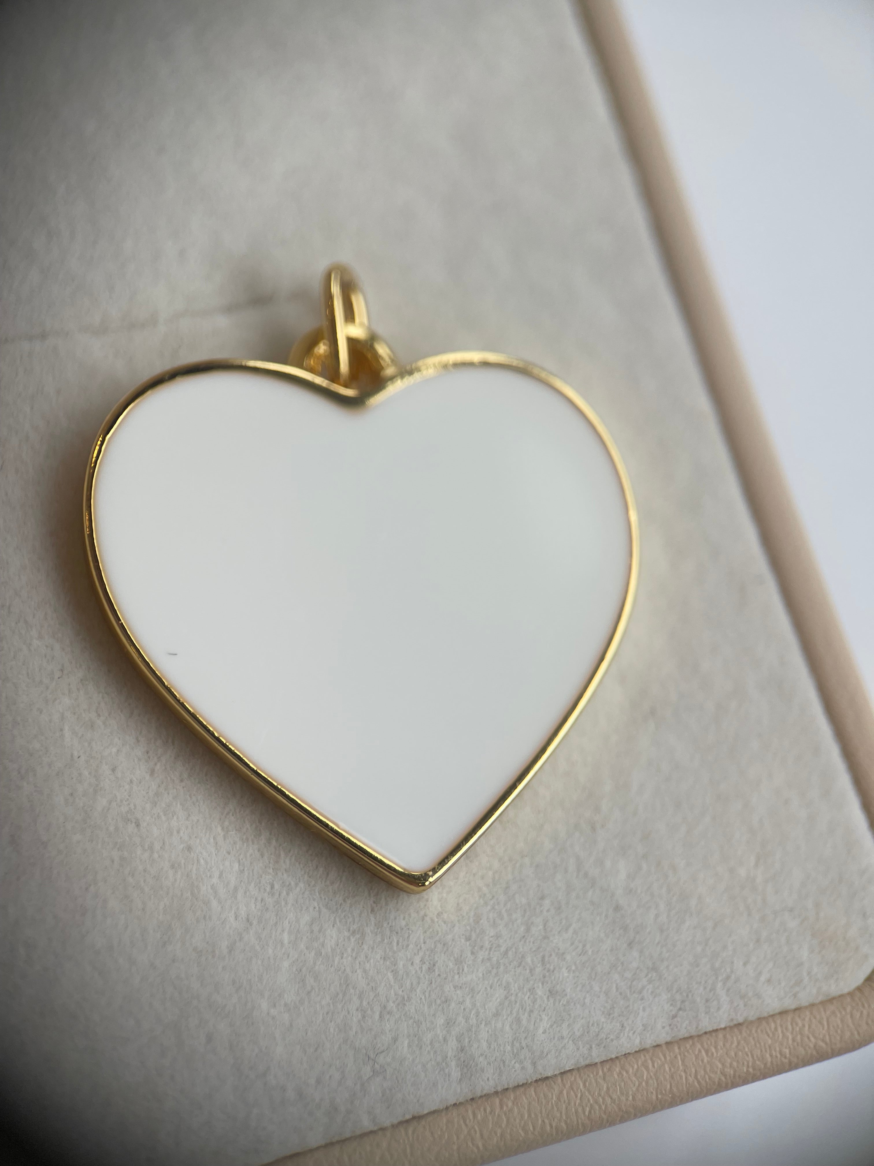 Pingentes variados de coração