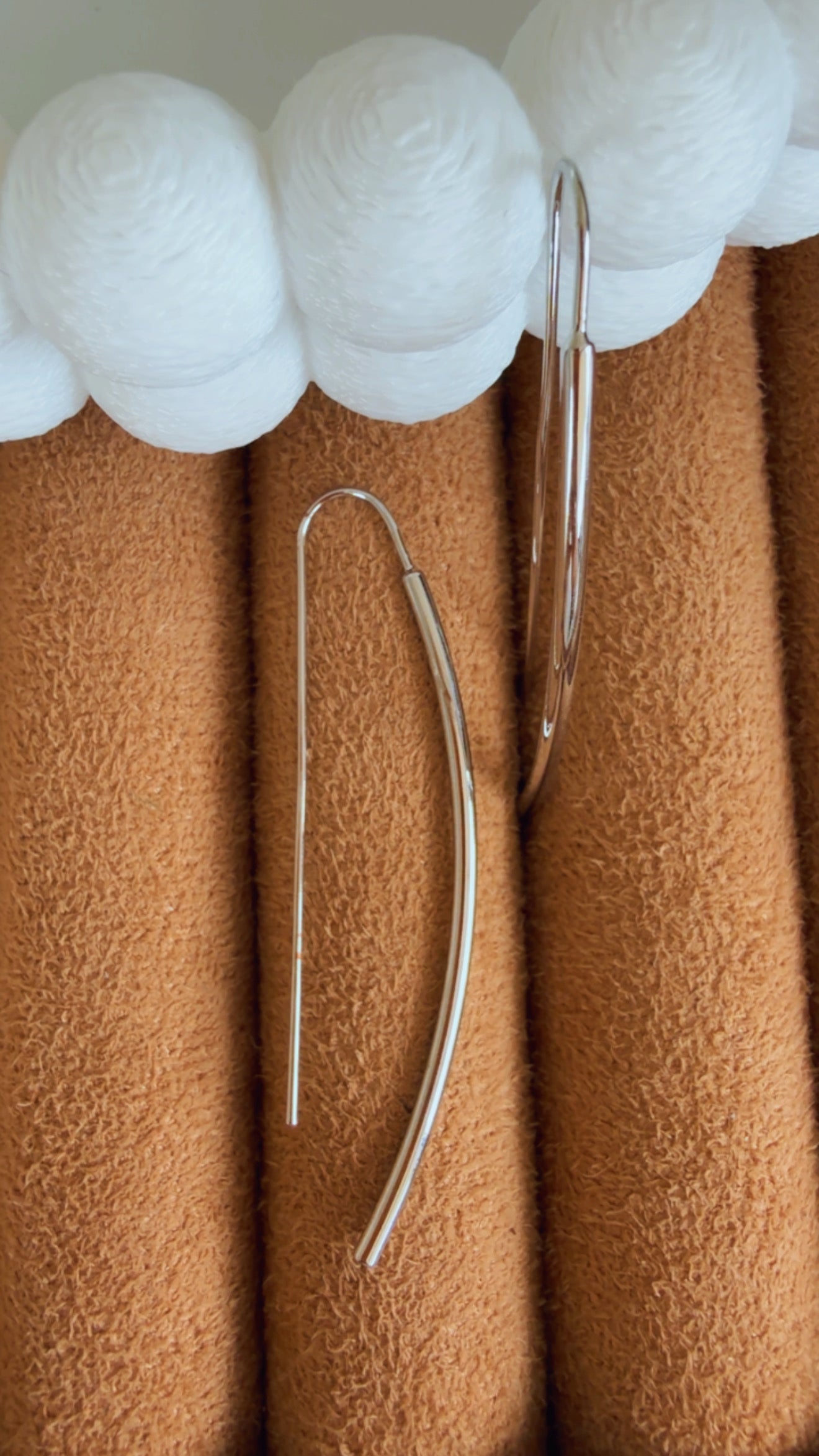 Brinco tubo linear ródio