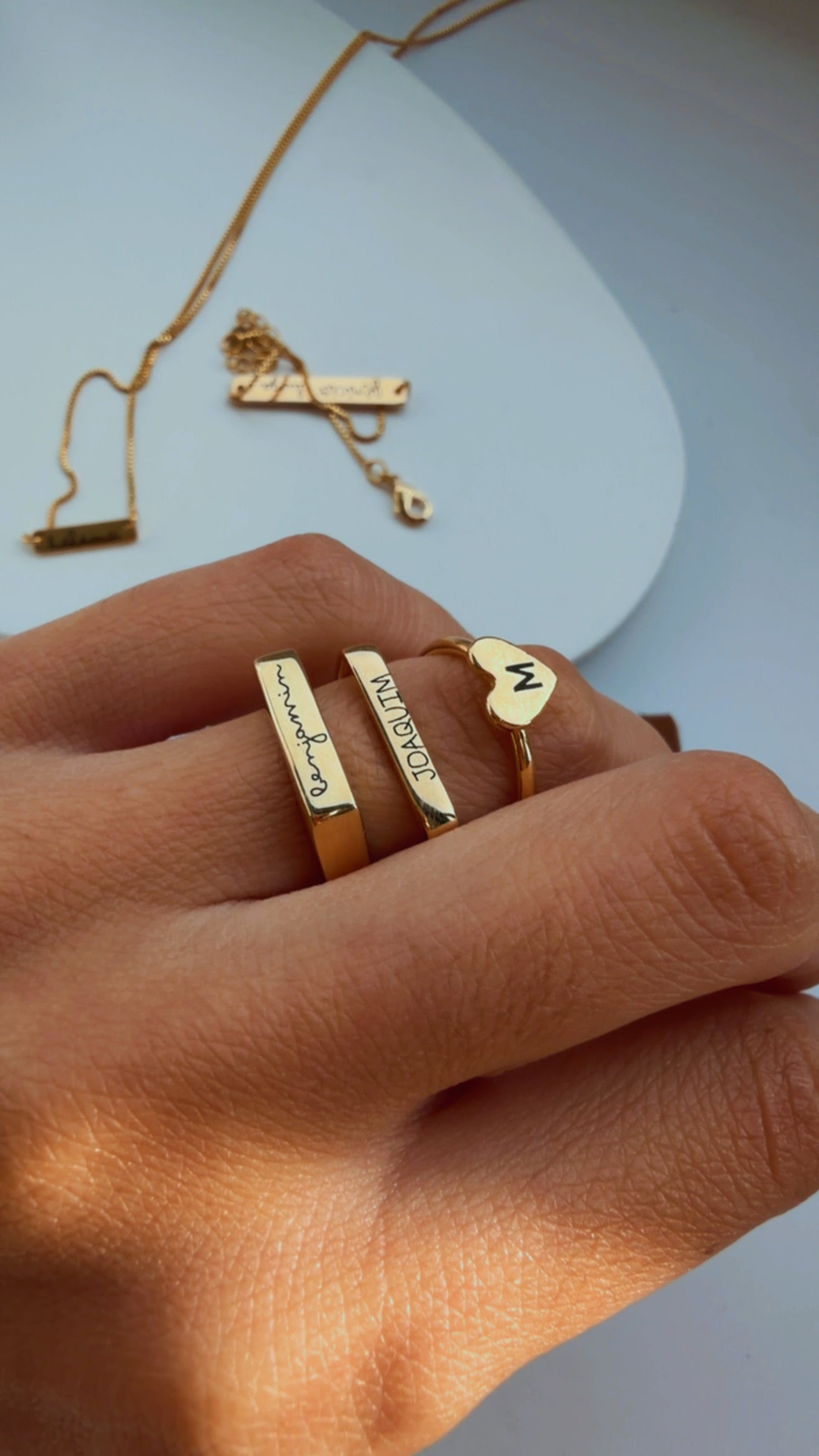 Anel coração com inicial personalizado