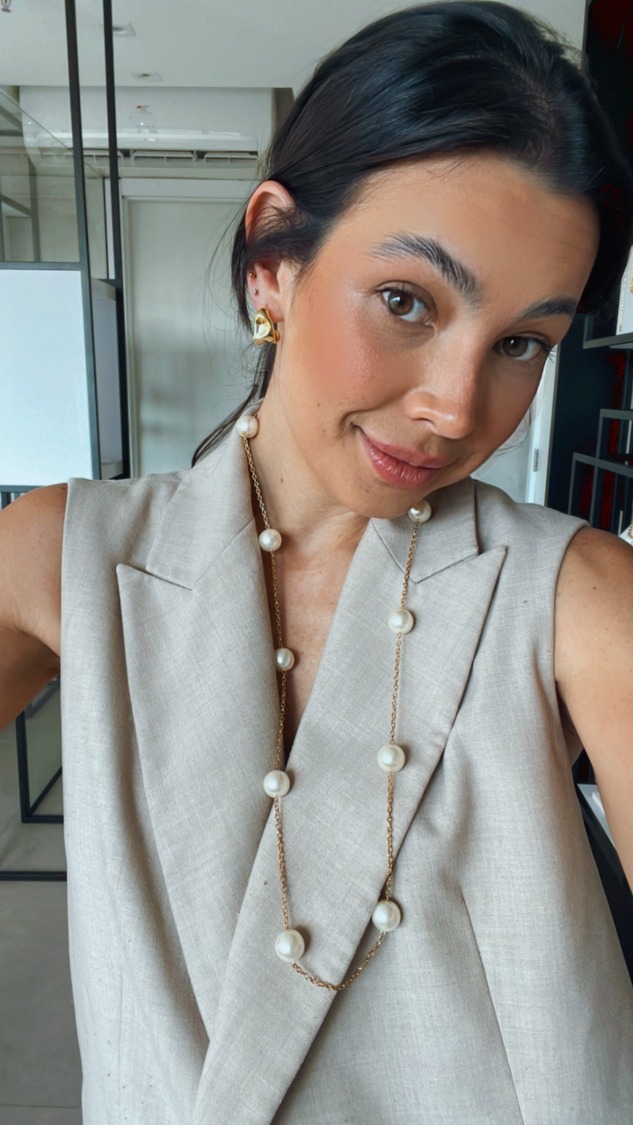 Colar longo com pérolas