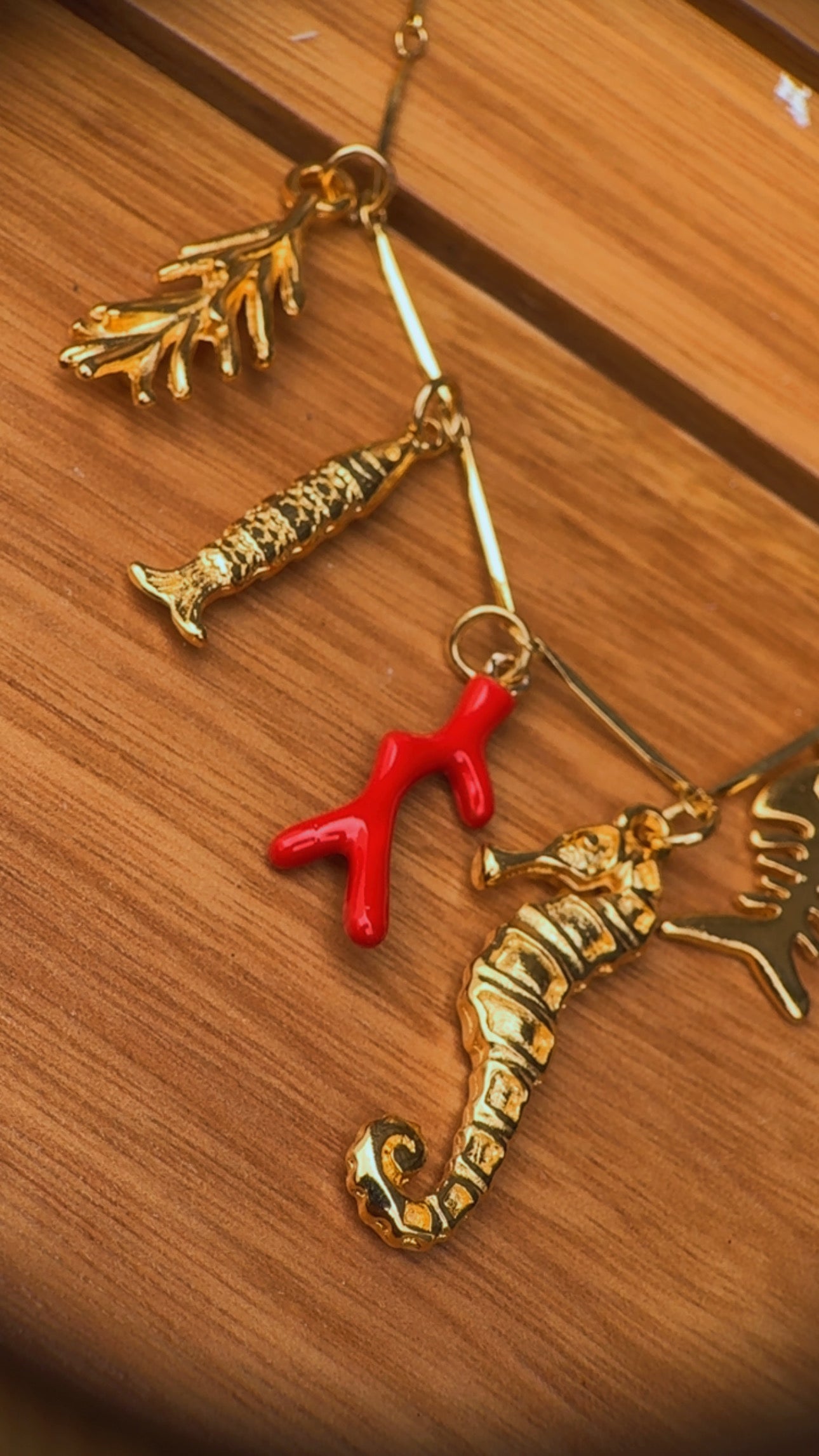 Colar elemento coral red
