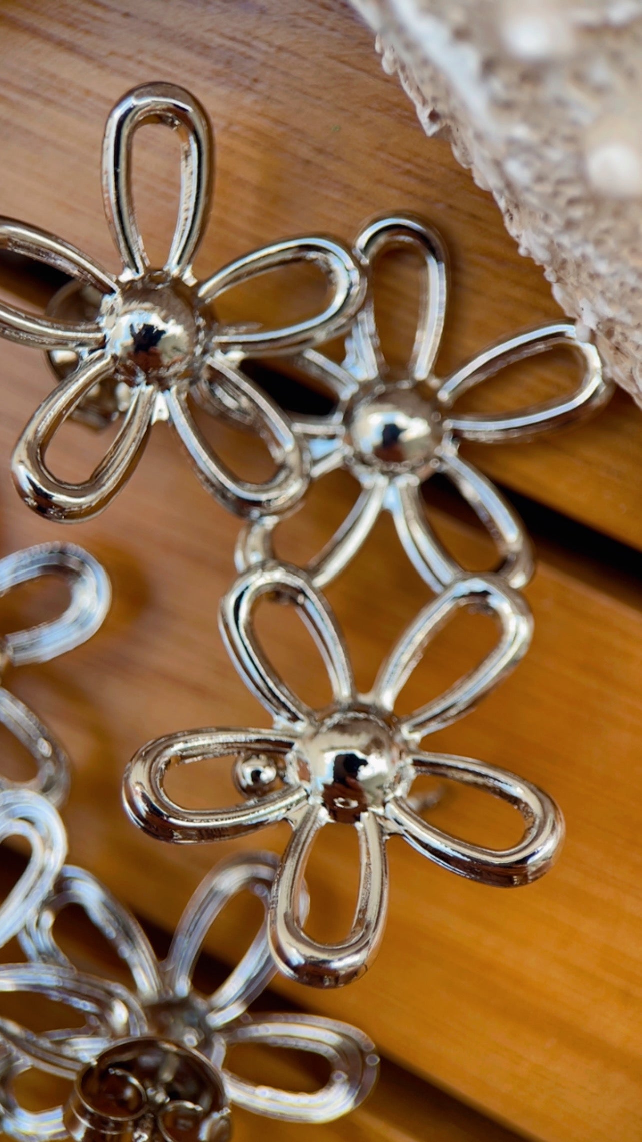 Brinco flora ear cuff níquel