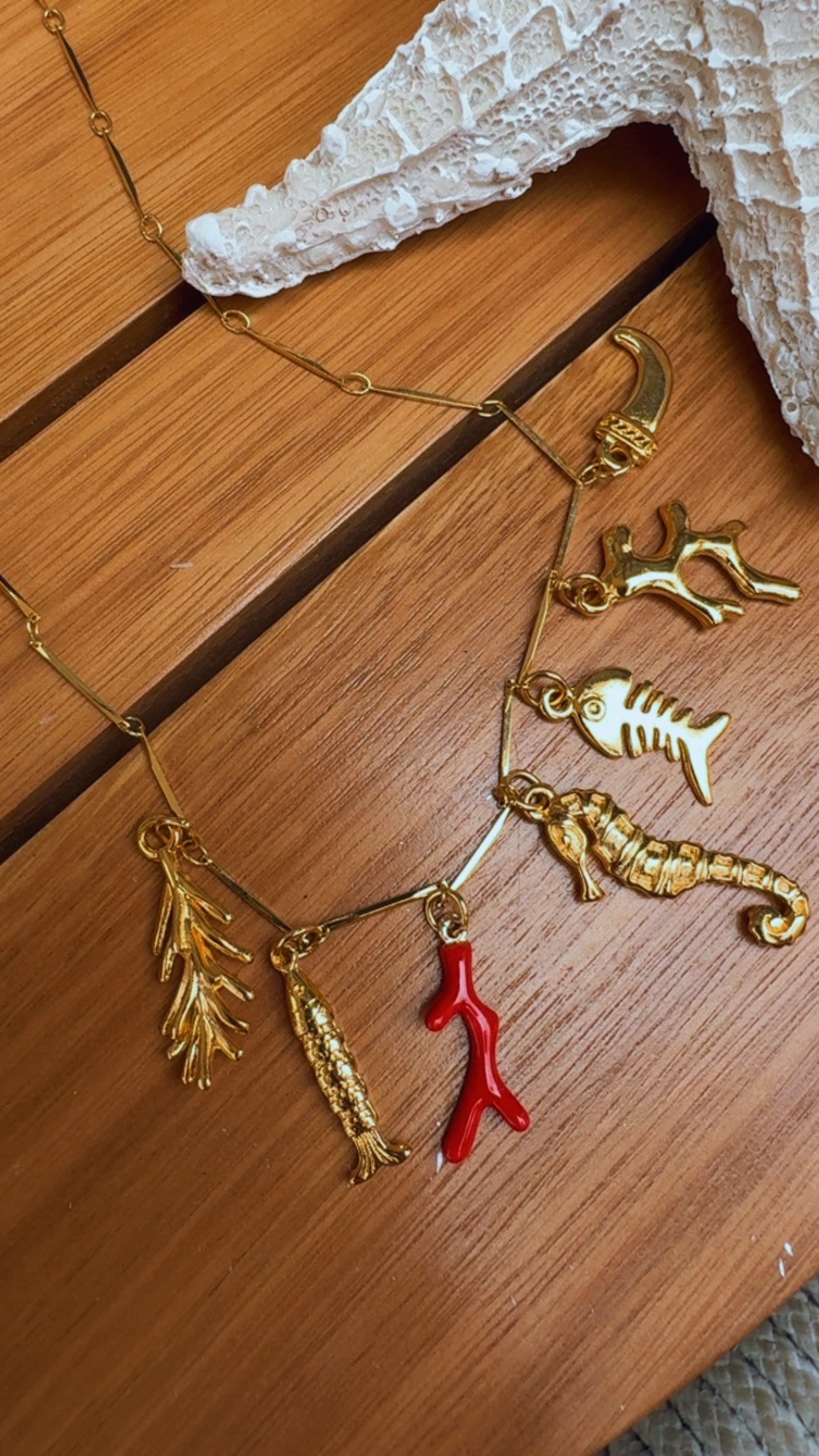Colar elemento coral red