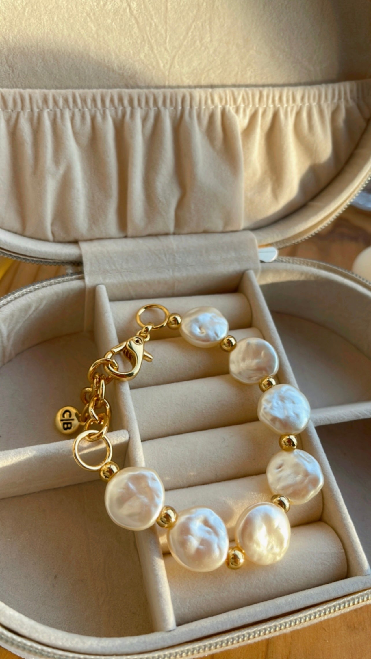 Pulseira pastilha pérola