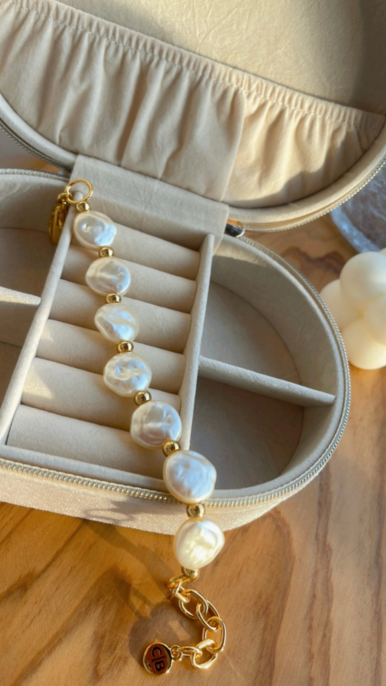 Pulseira pastilha pérola