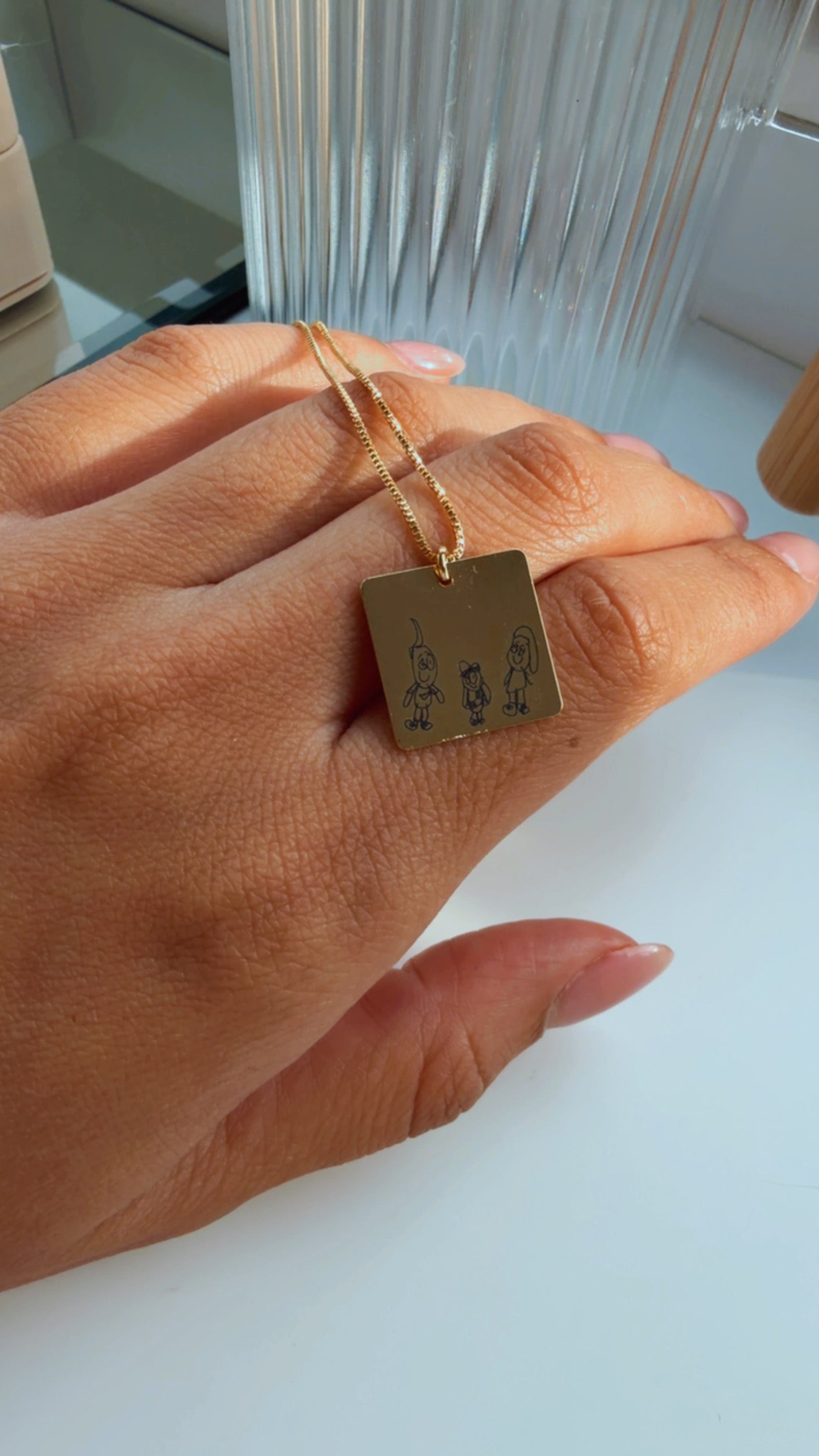 Colar placa quadrada personalizado