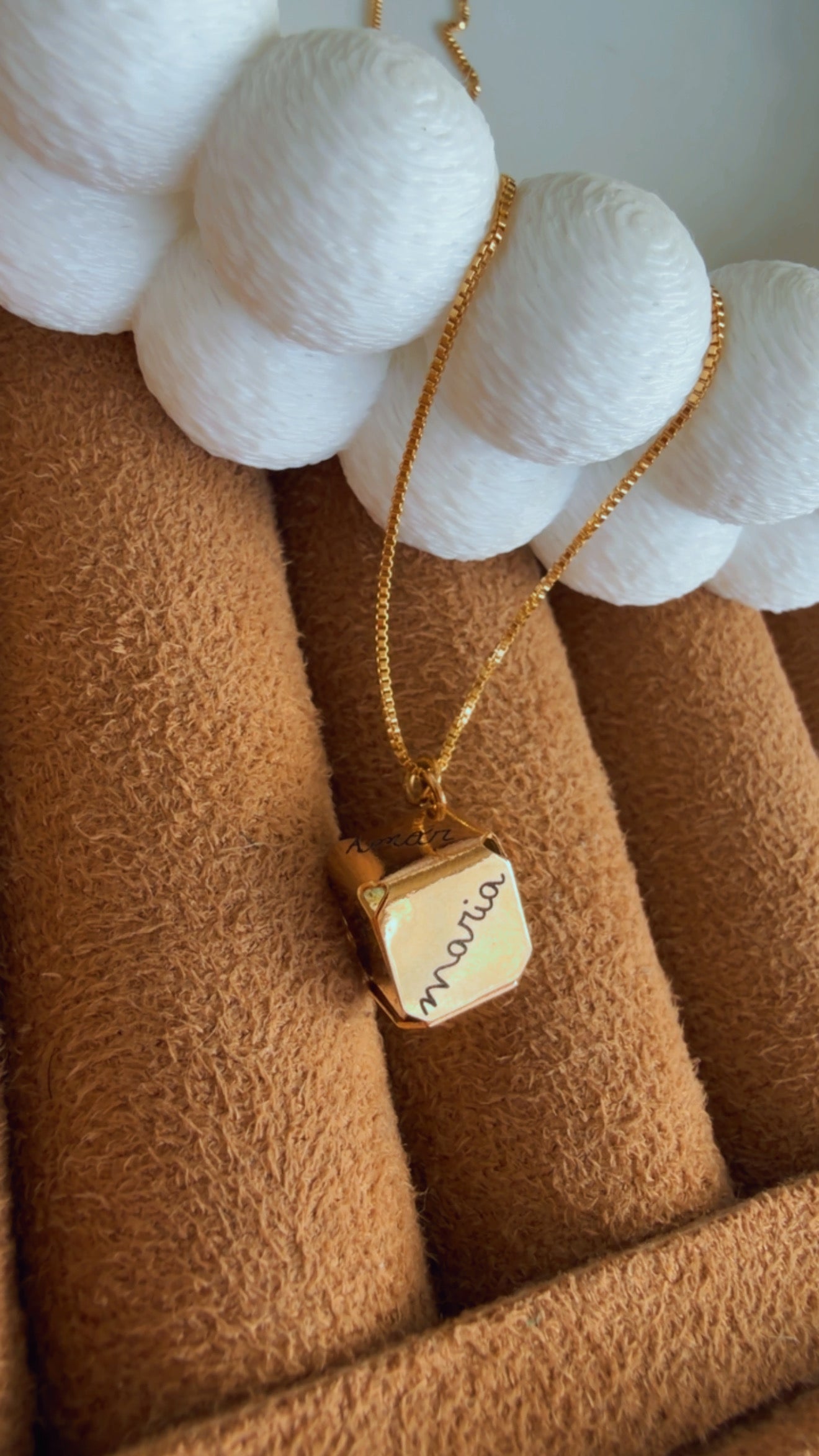 Colar cubo 6 lados personalizado