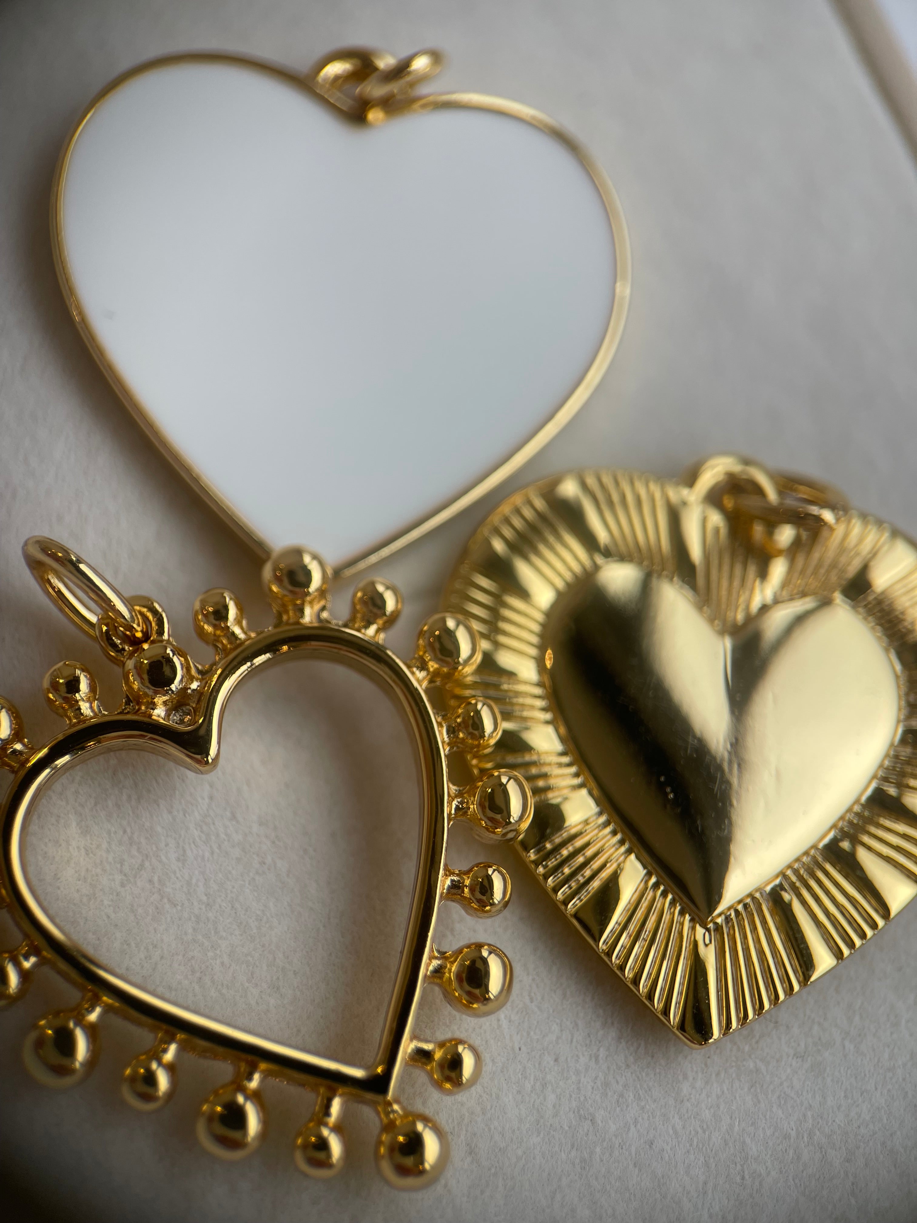 Pingentes variados de coração