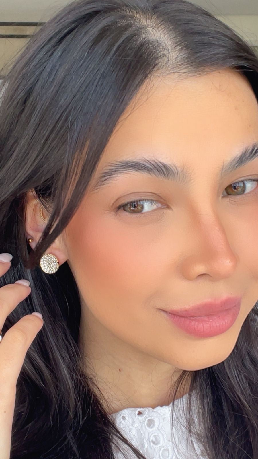 Brinco plate cravejado pequeno