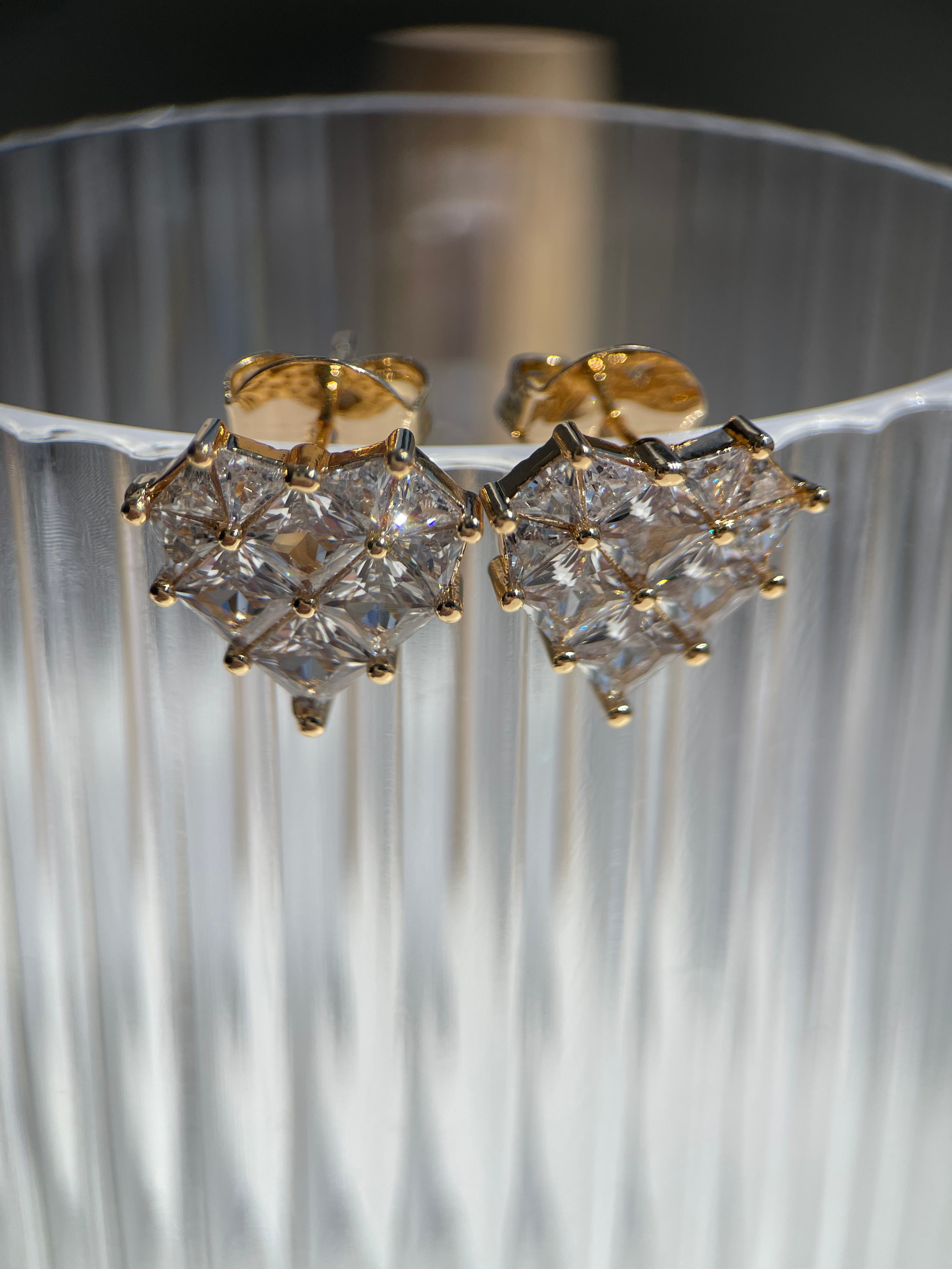 Brinco coração vitral