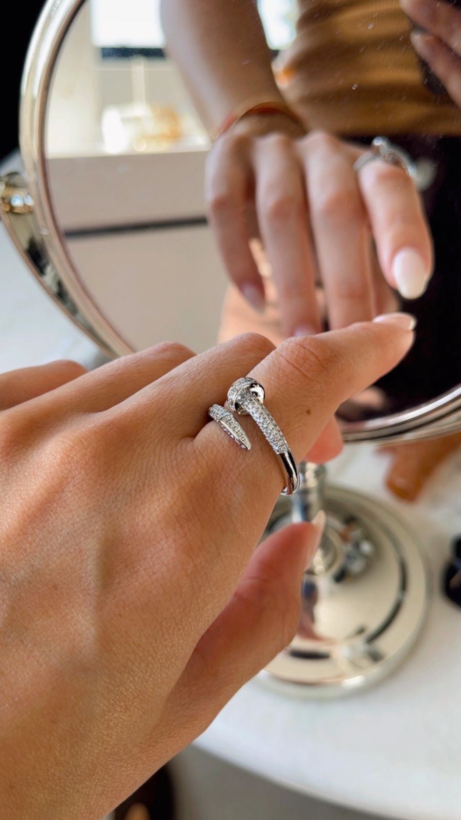 Anel prego cravejado