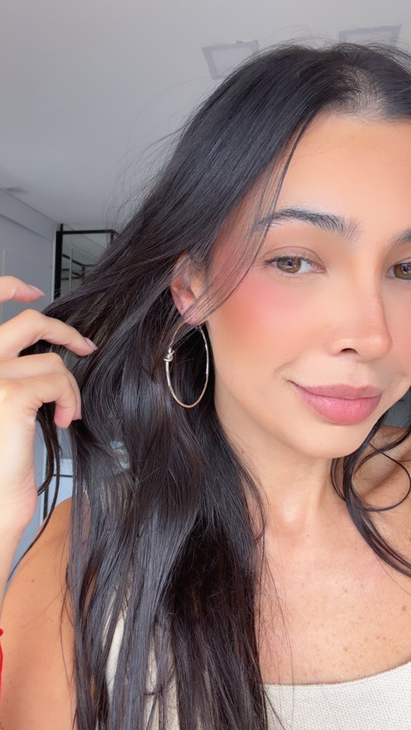 Brinco argola lisa nó grande niquel