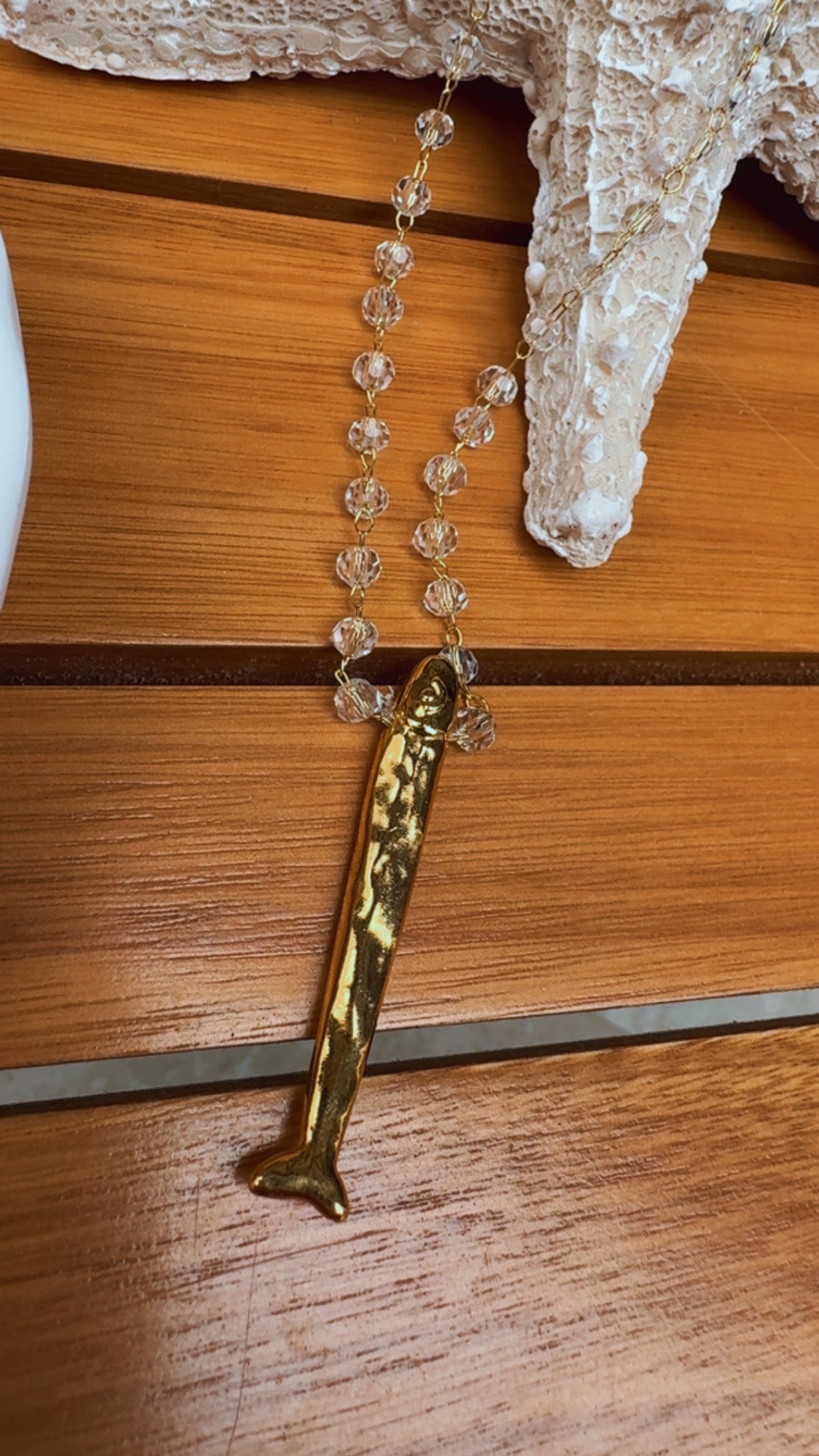 Colar sardinha cristalina