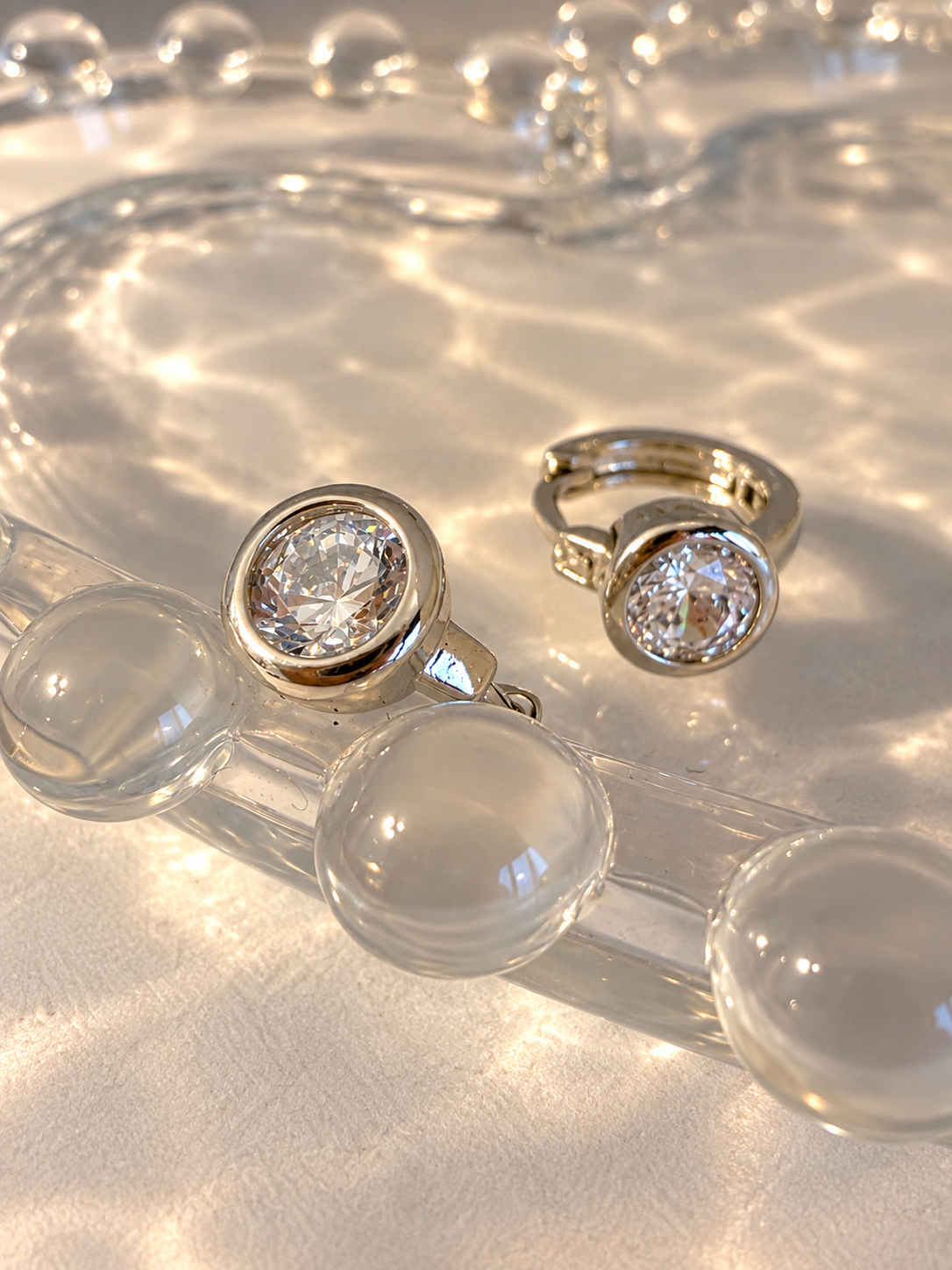 Brinco Mini Argola Ponto de Luz Ródio