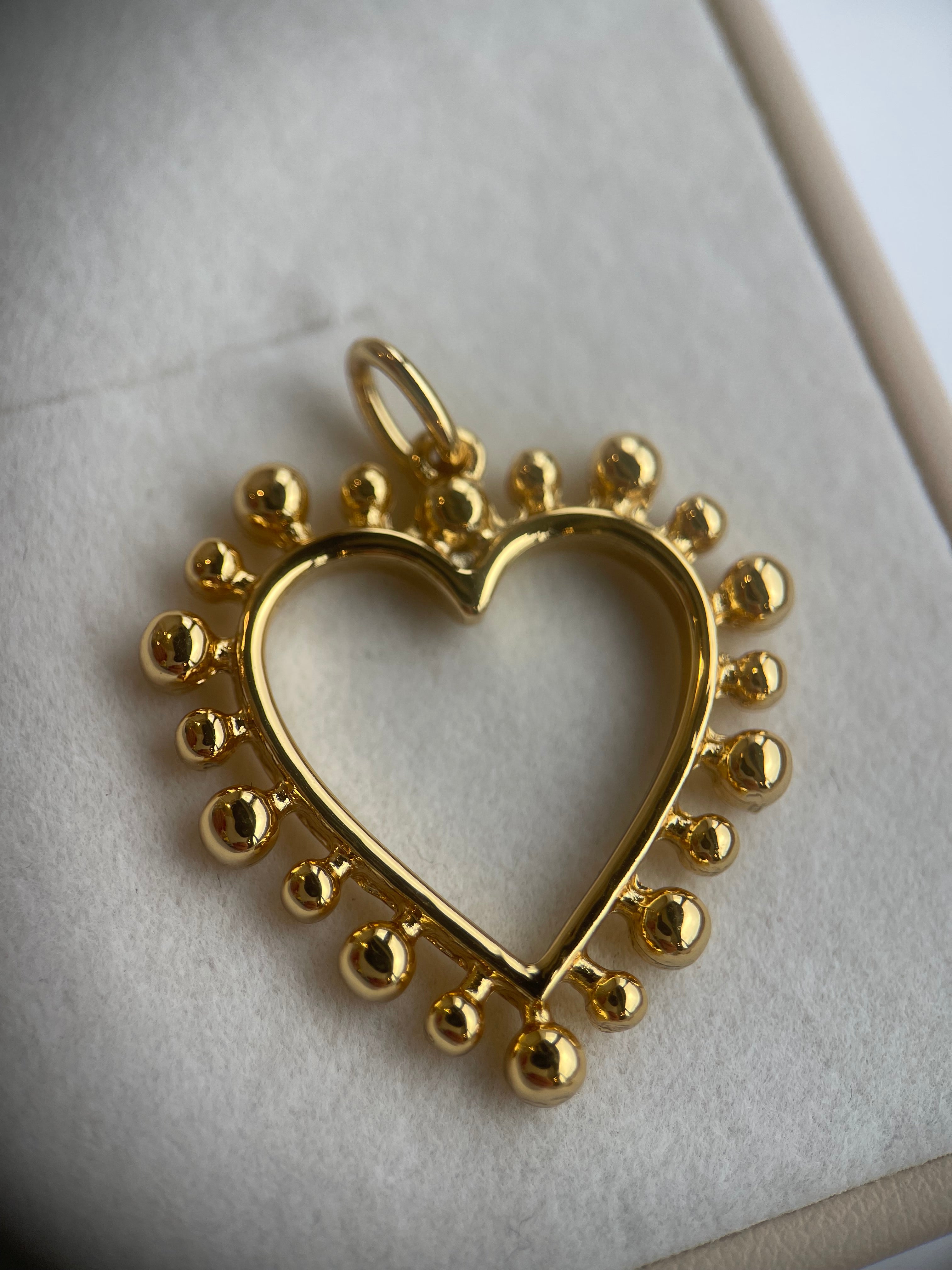 Pingentes variados de coração