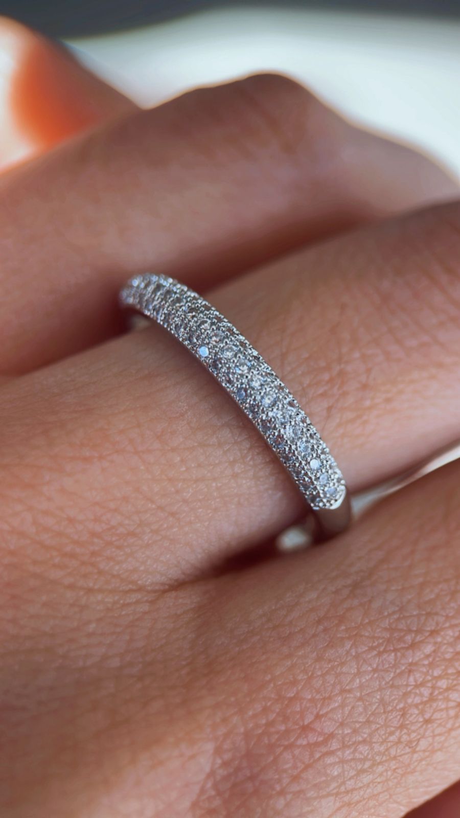 Anel meia aliança cravejada níquel