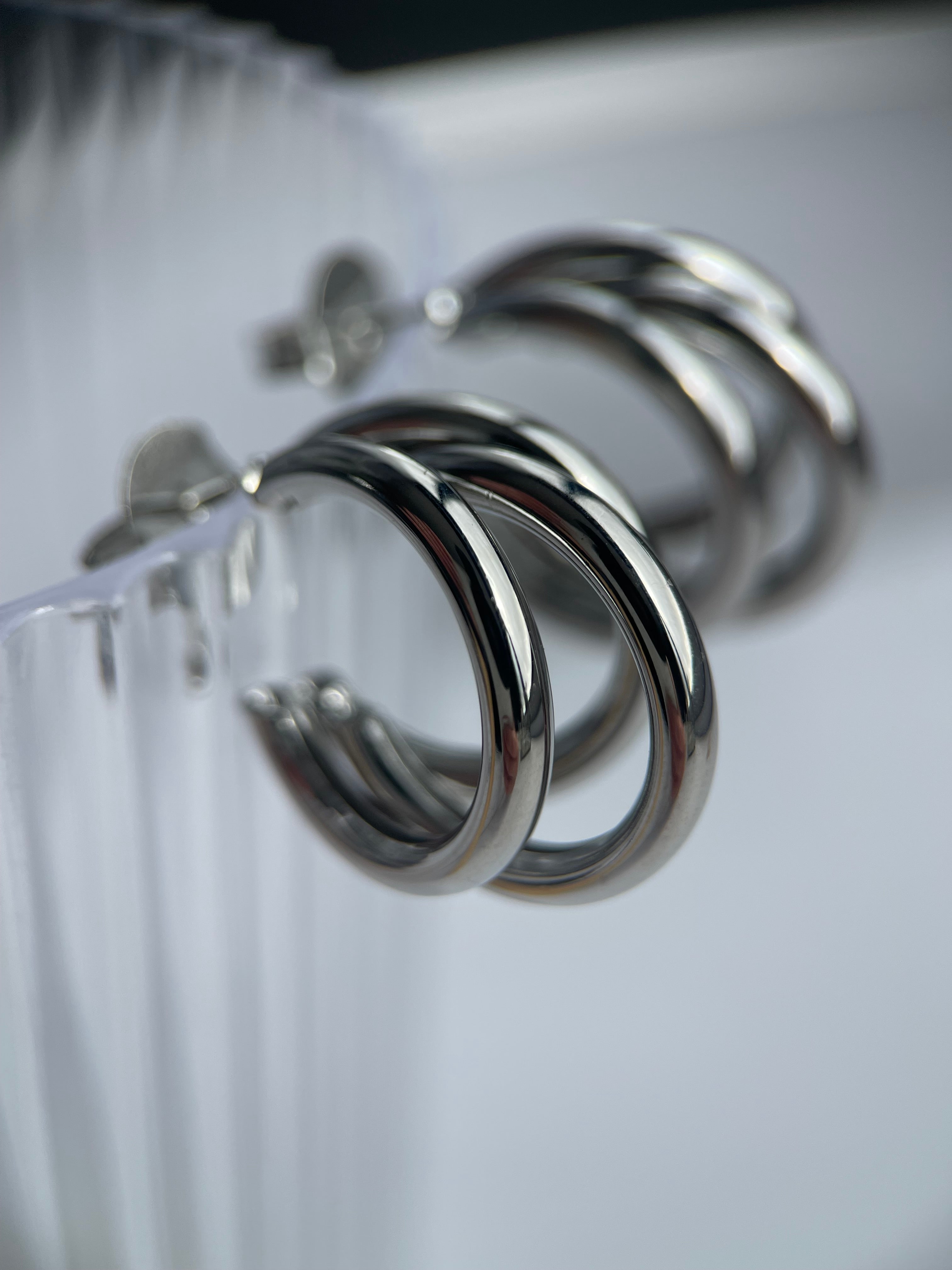 Brinco argola tripla pequena níquel