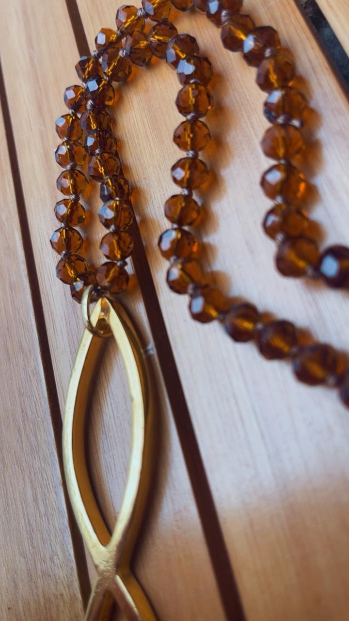 Colar água cristalina âmbar