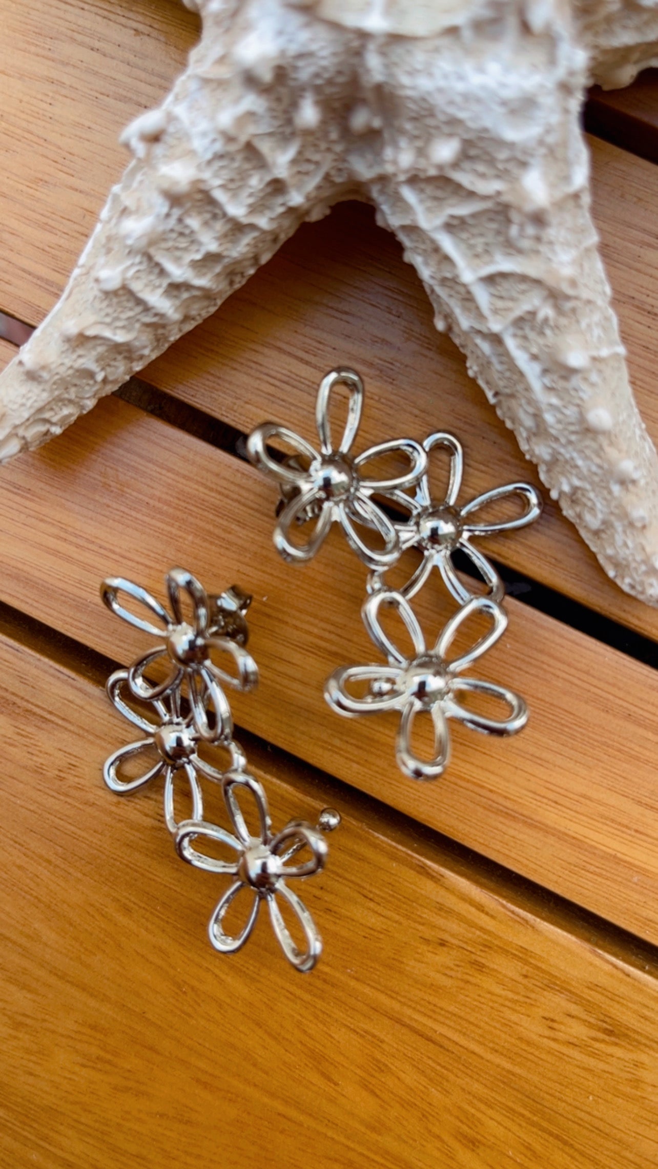 Brinco flora ear cuff níquel