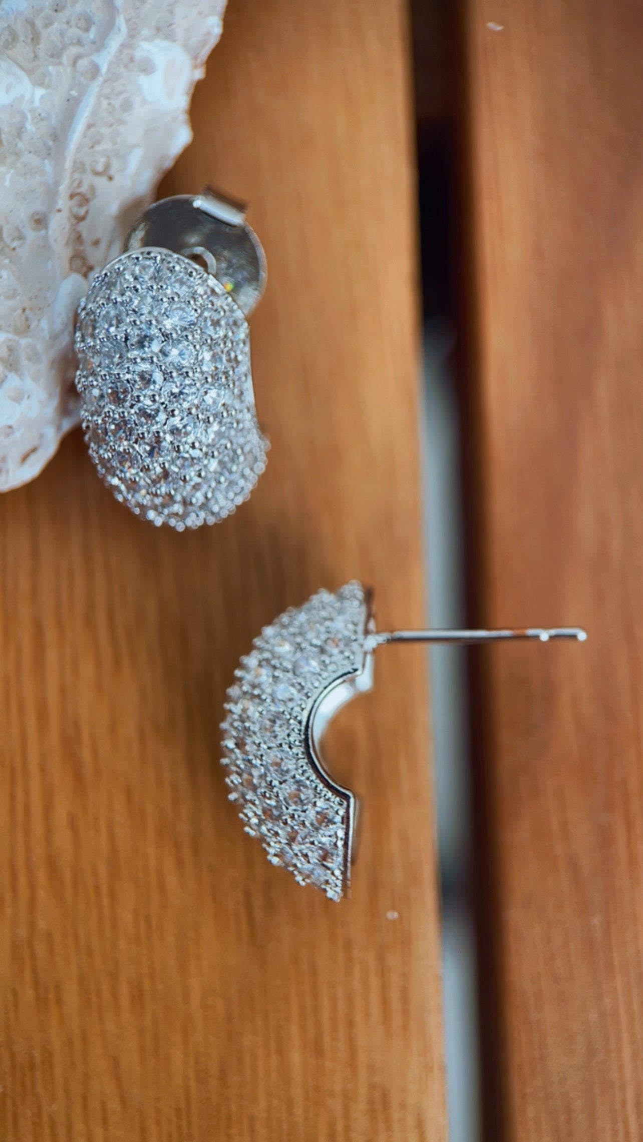 Brinco beans cravejado níquel