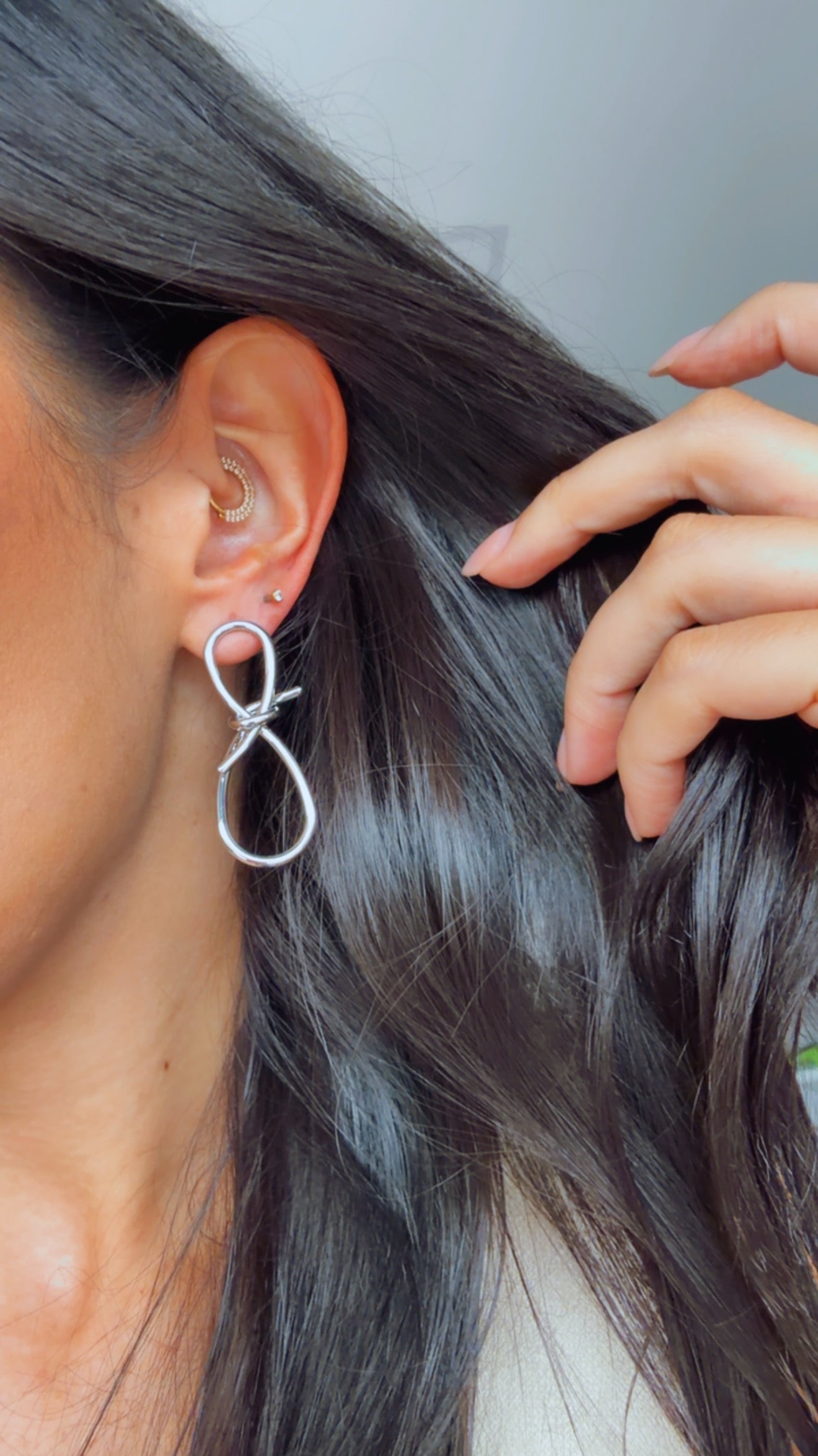 Brinco elo infinito niquel