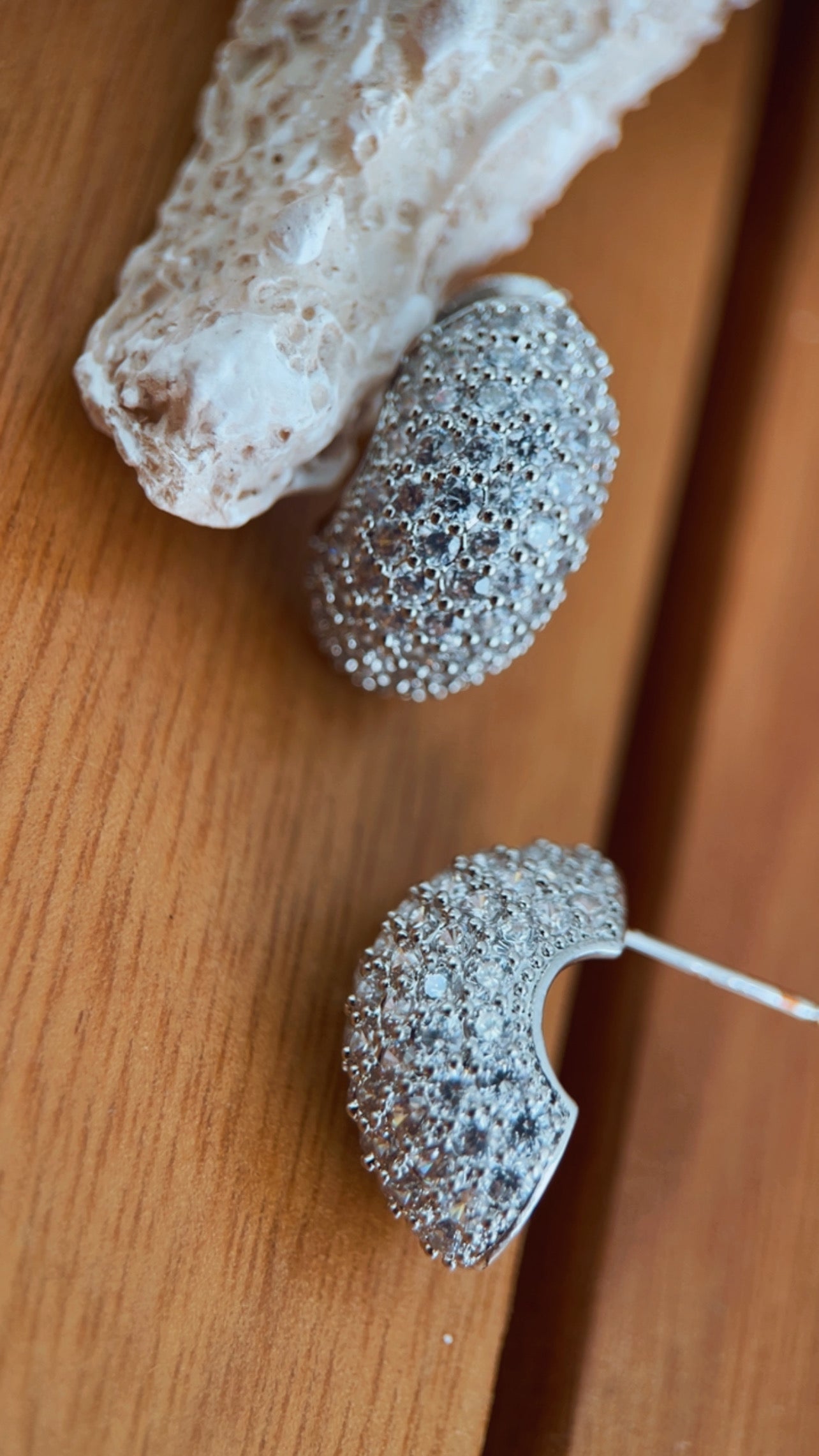 Brinco beans cravejado níquel