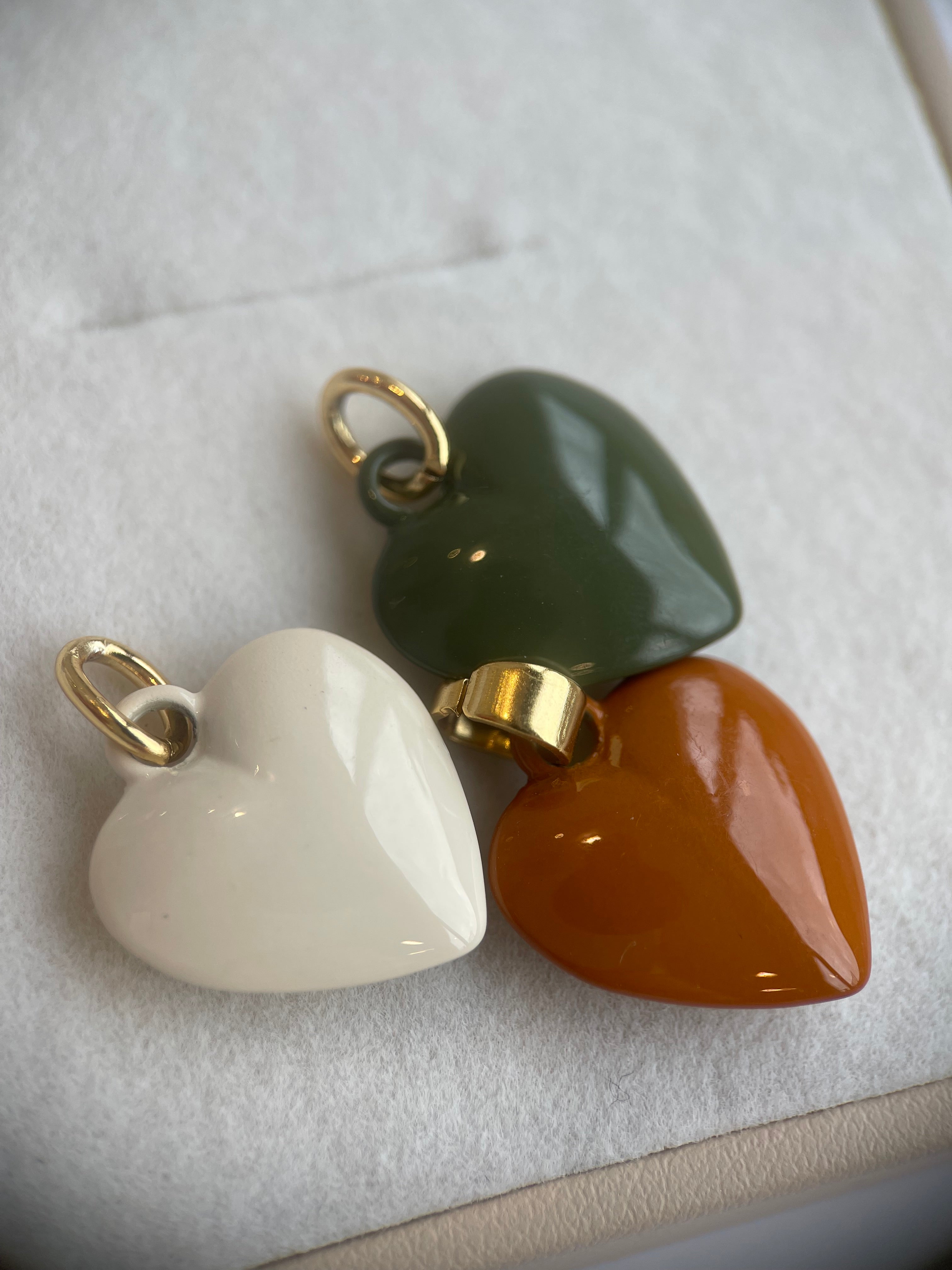 Pingentes variados de coração