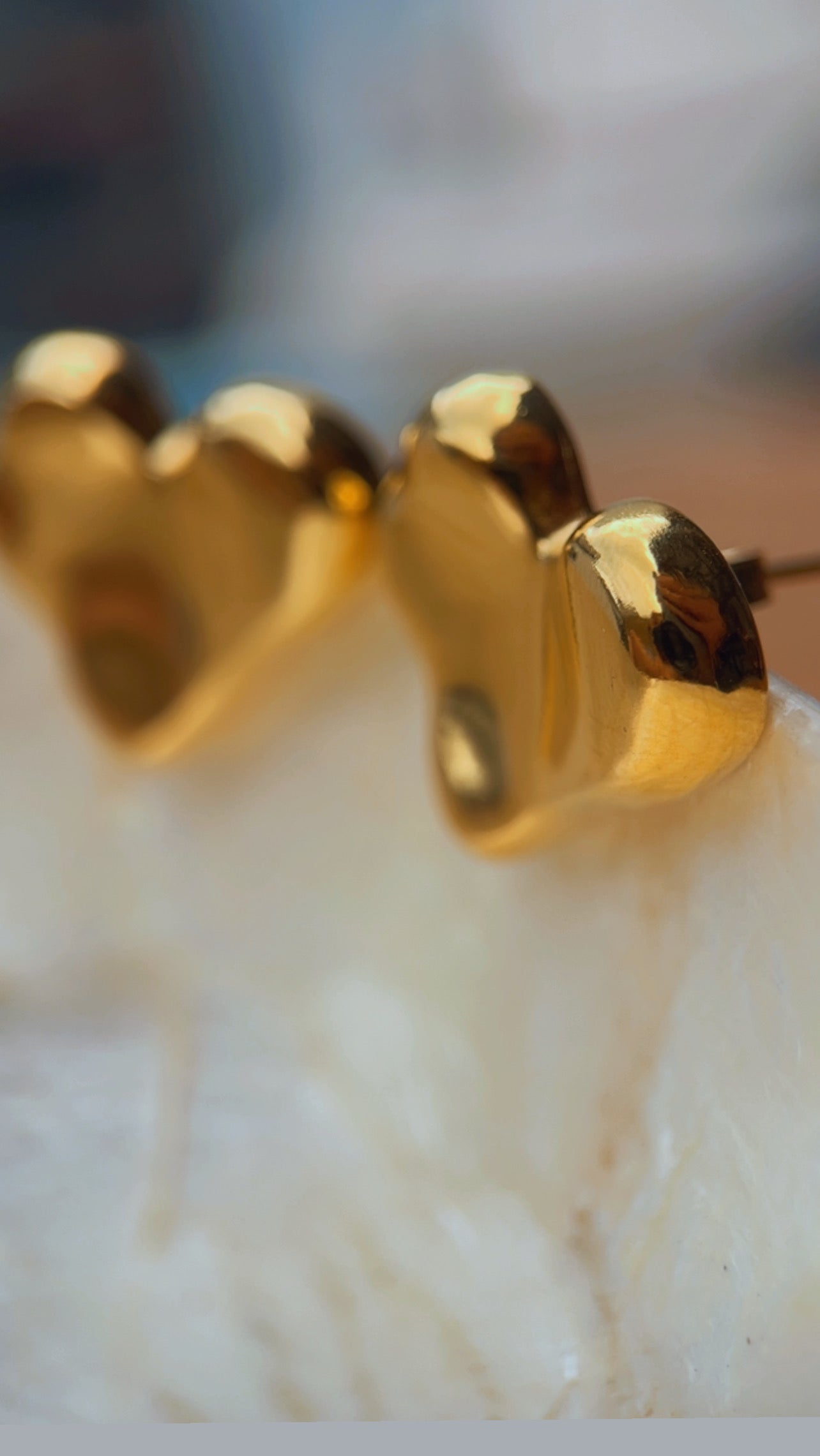 Brinco coração orgânico