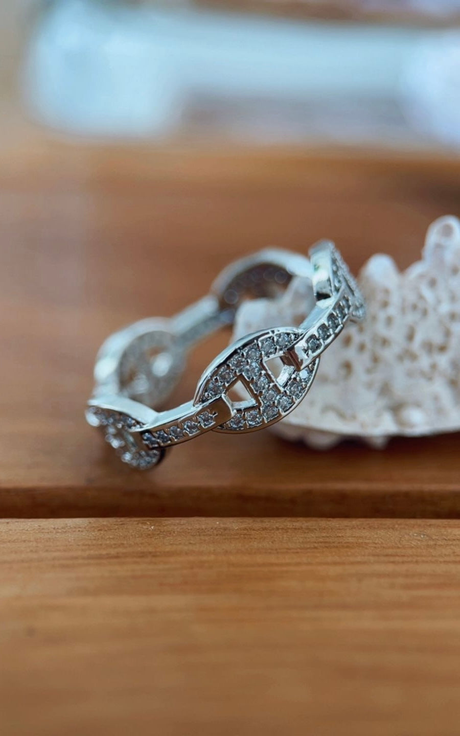 Anel Guta ajustável cravejado