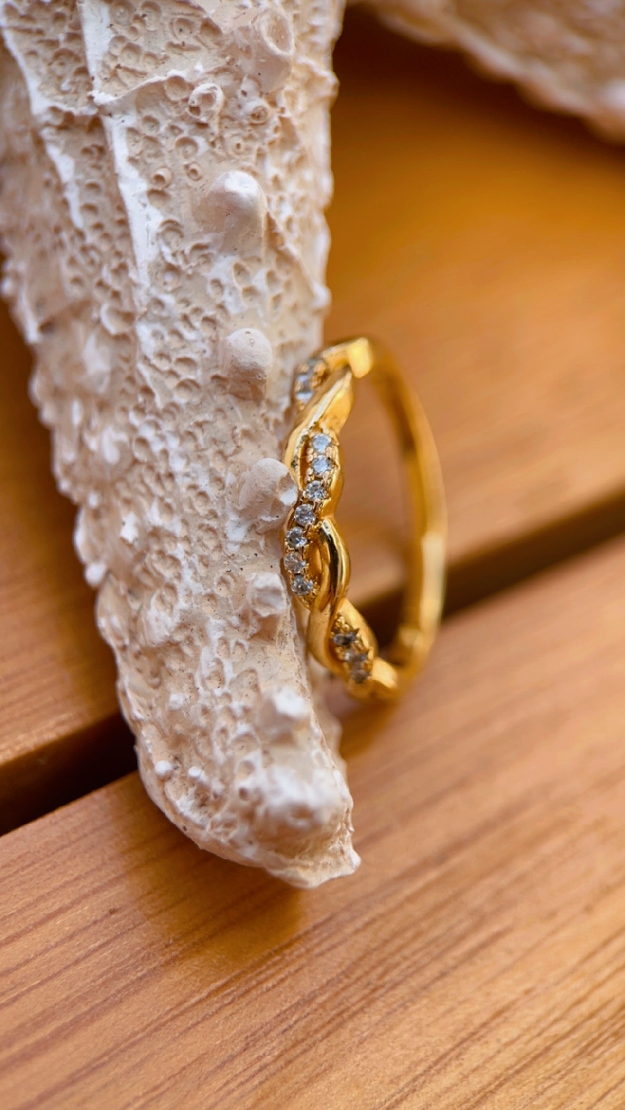 Anel trancinha cravejado