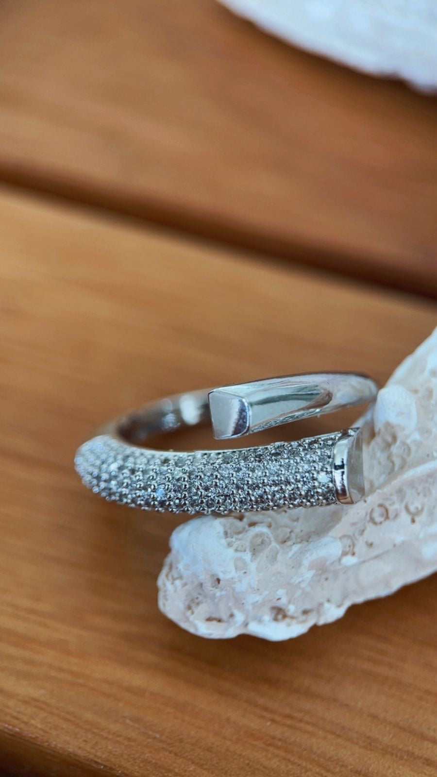 Anel barrete ajustável cravejado