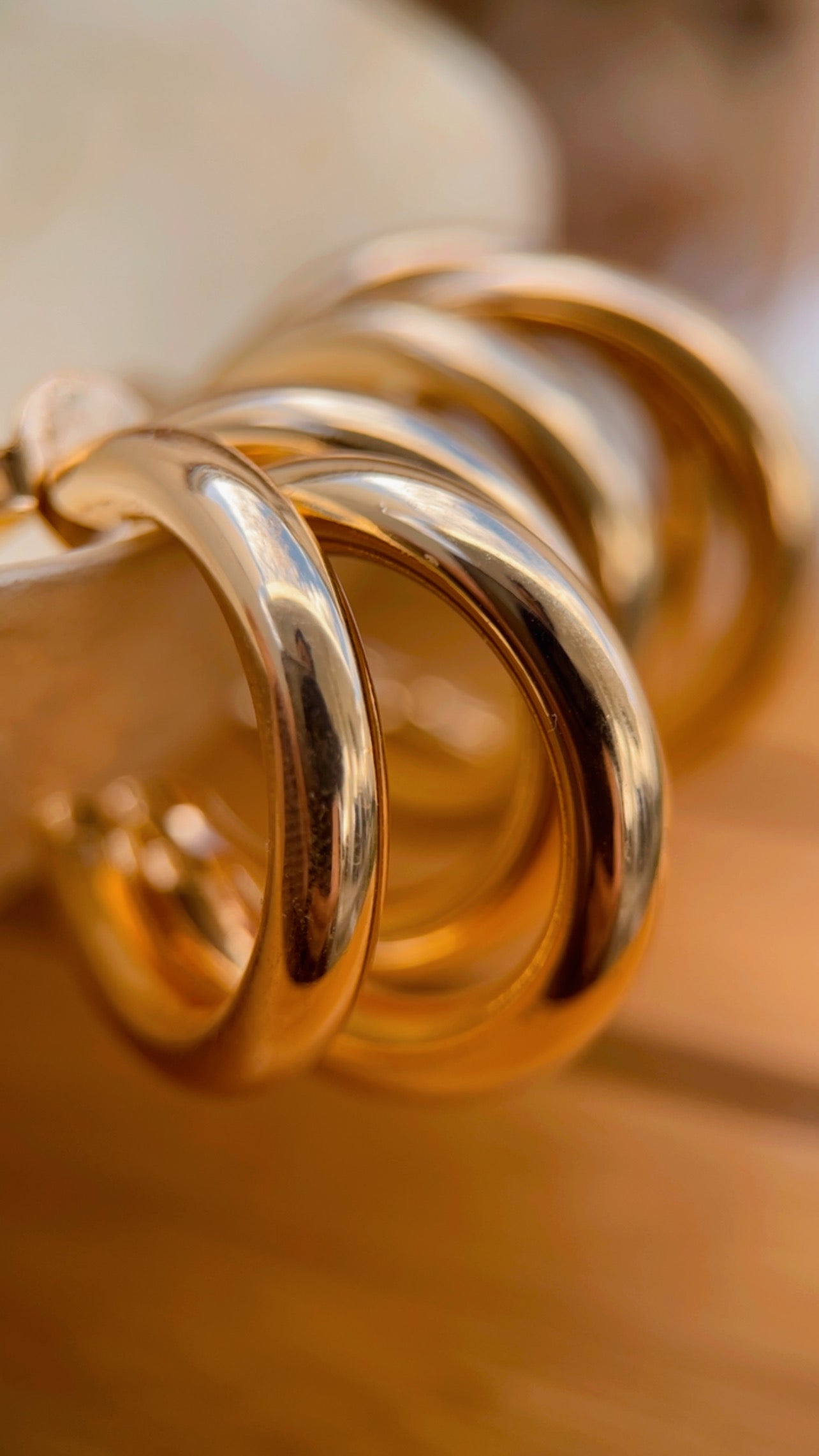 Brinco argola tripla grande