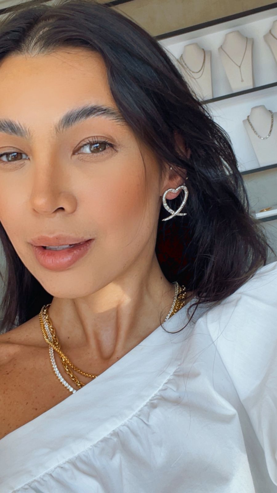 Brinco coração enlace cravejado