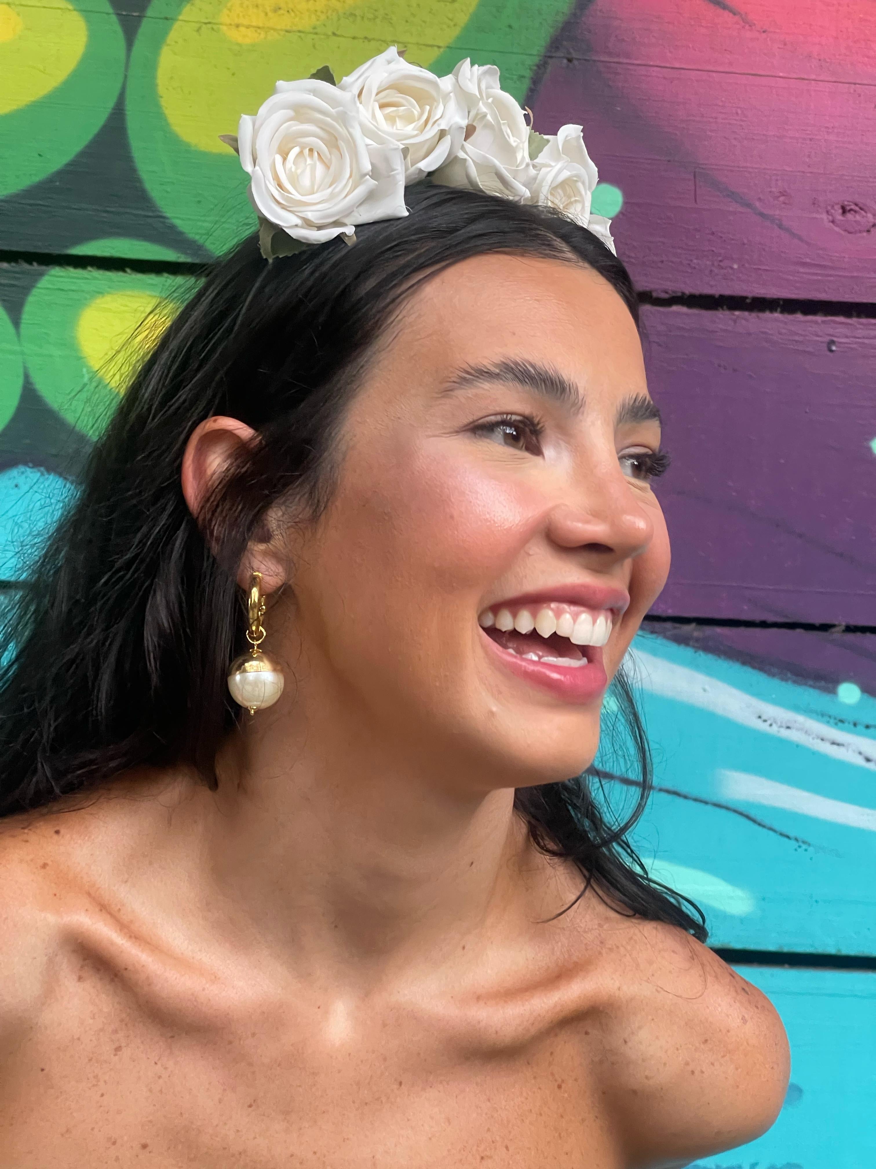 Tiara rosas branca