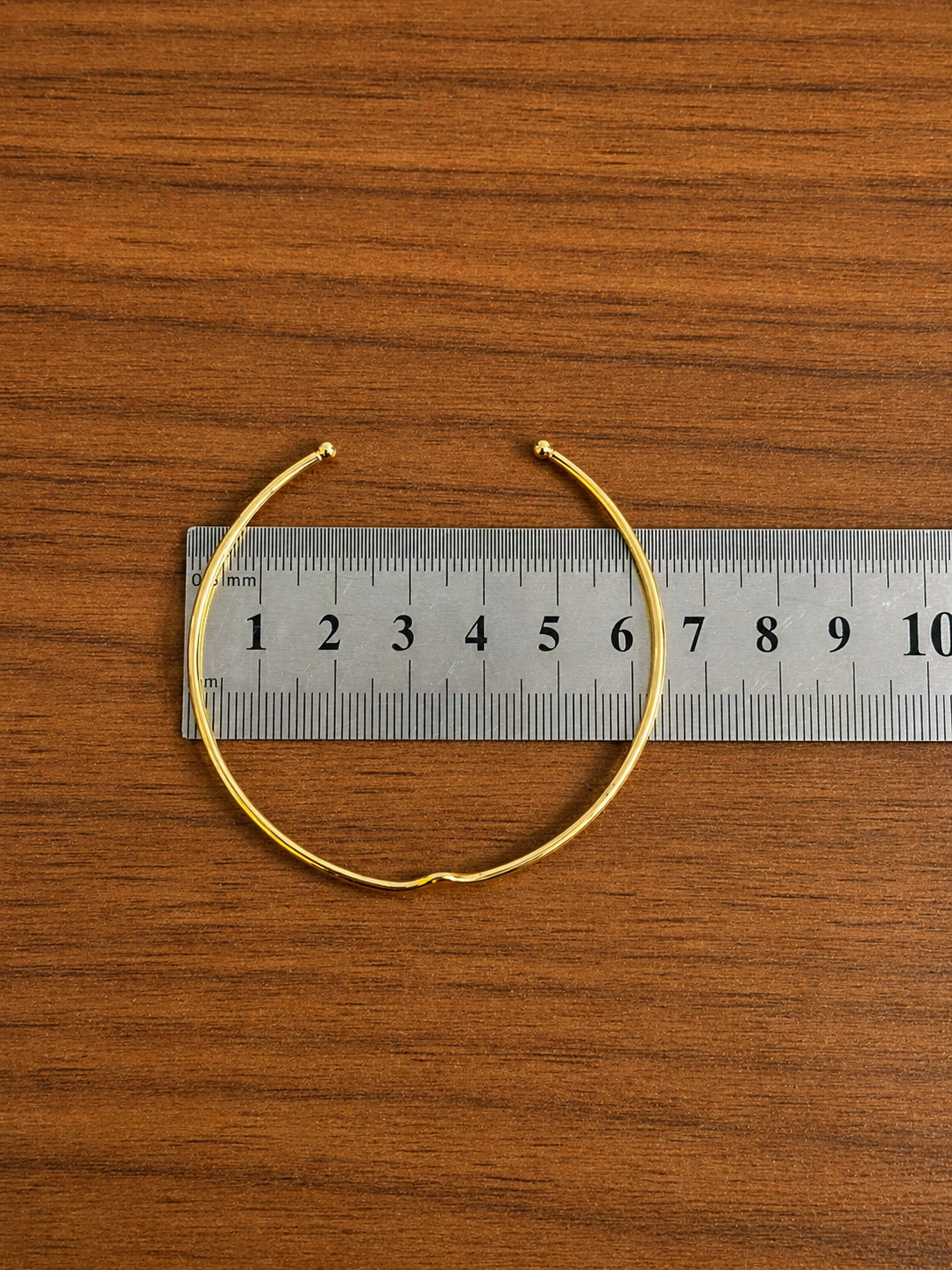 Bracelete ajustável curve fio (você consegue diminuir ou aumentar)