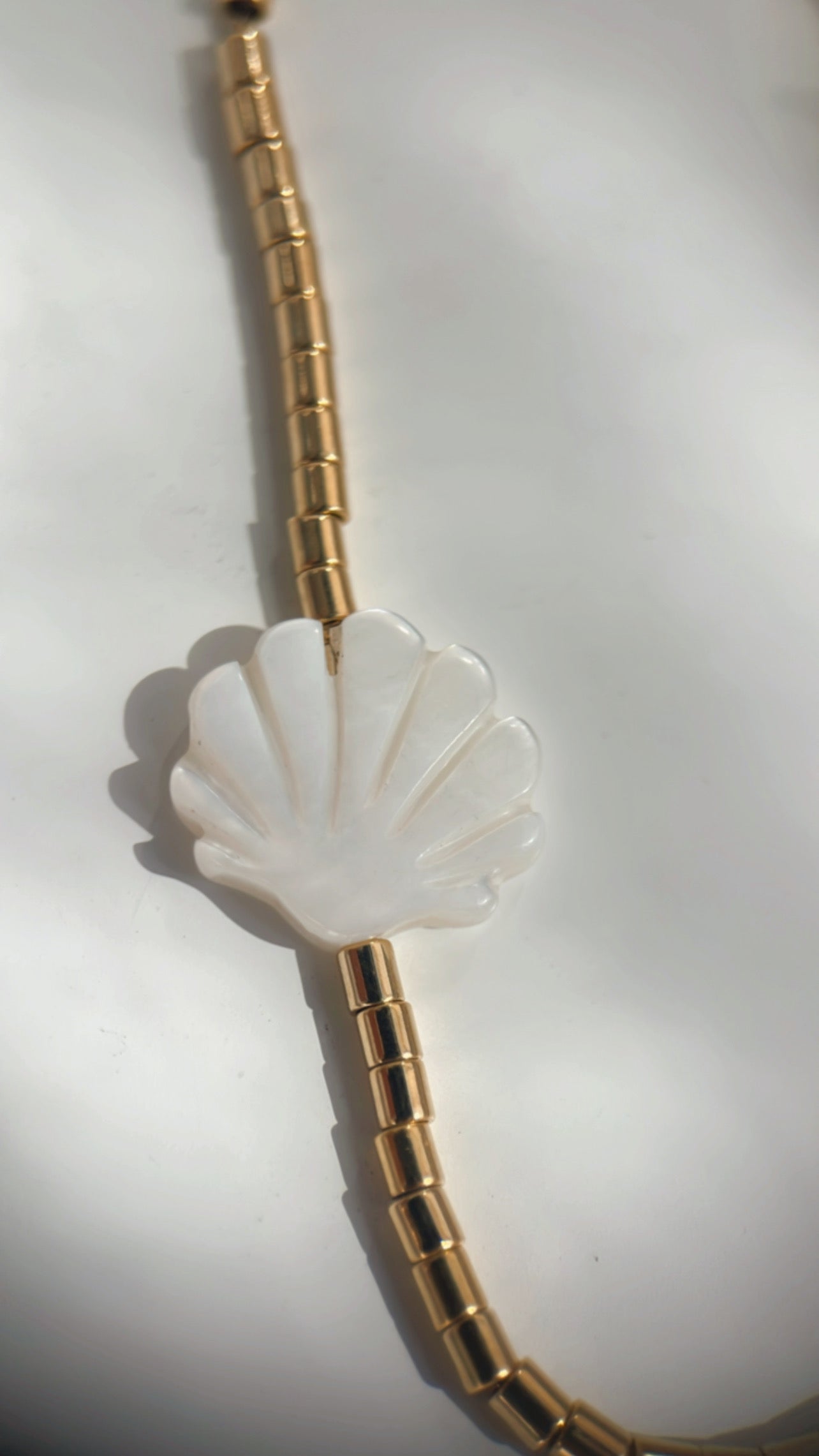 Pulseira concha madre pérola canutilho