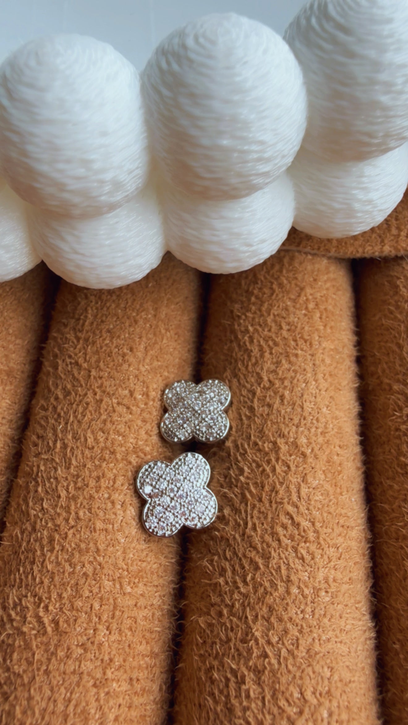 Brinco unique M cravejado niquel