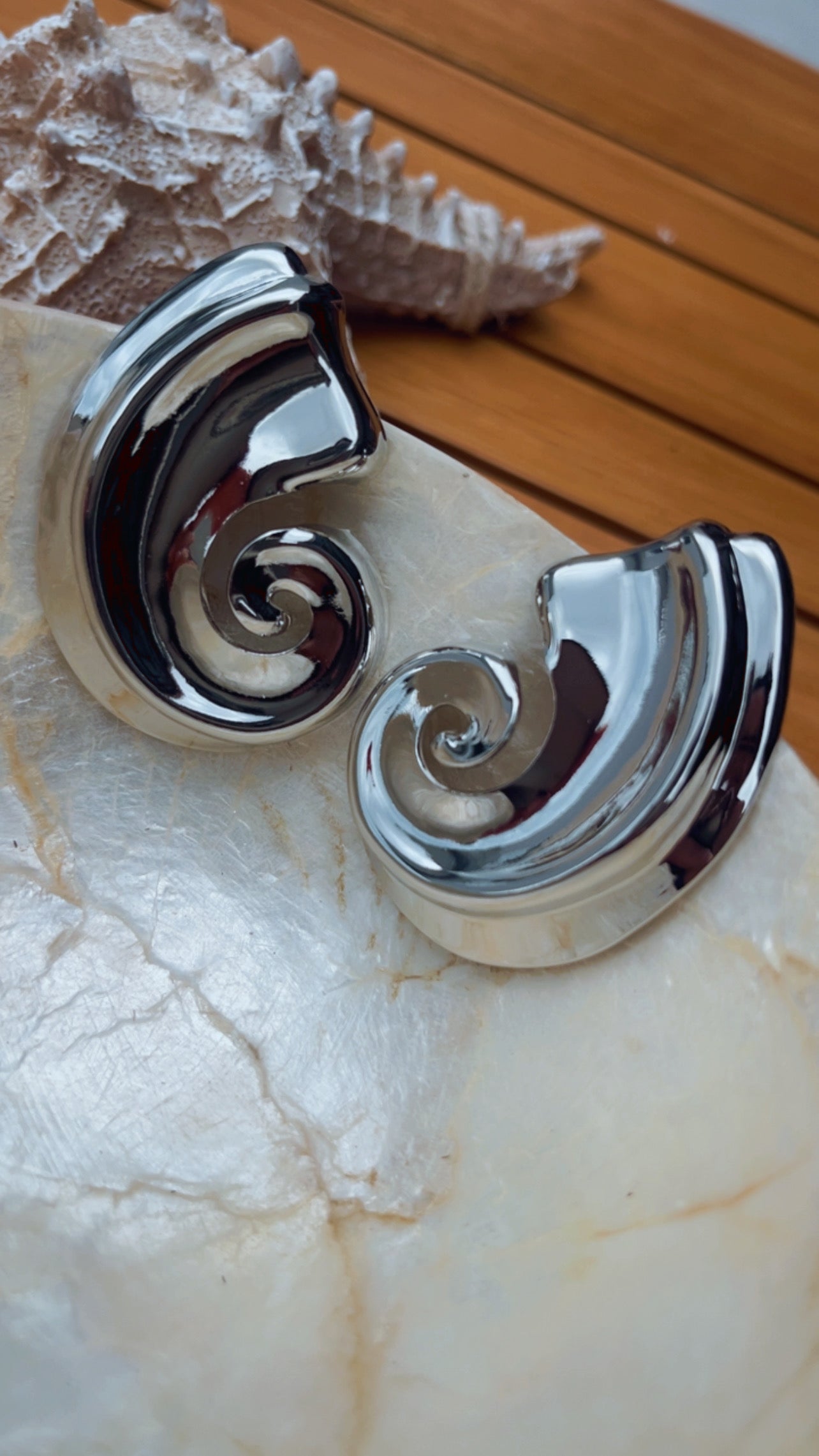 Brinco caramujo Oympo níquel