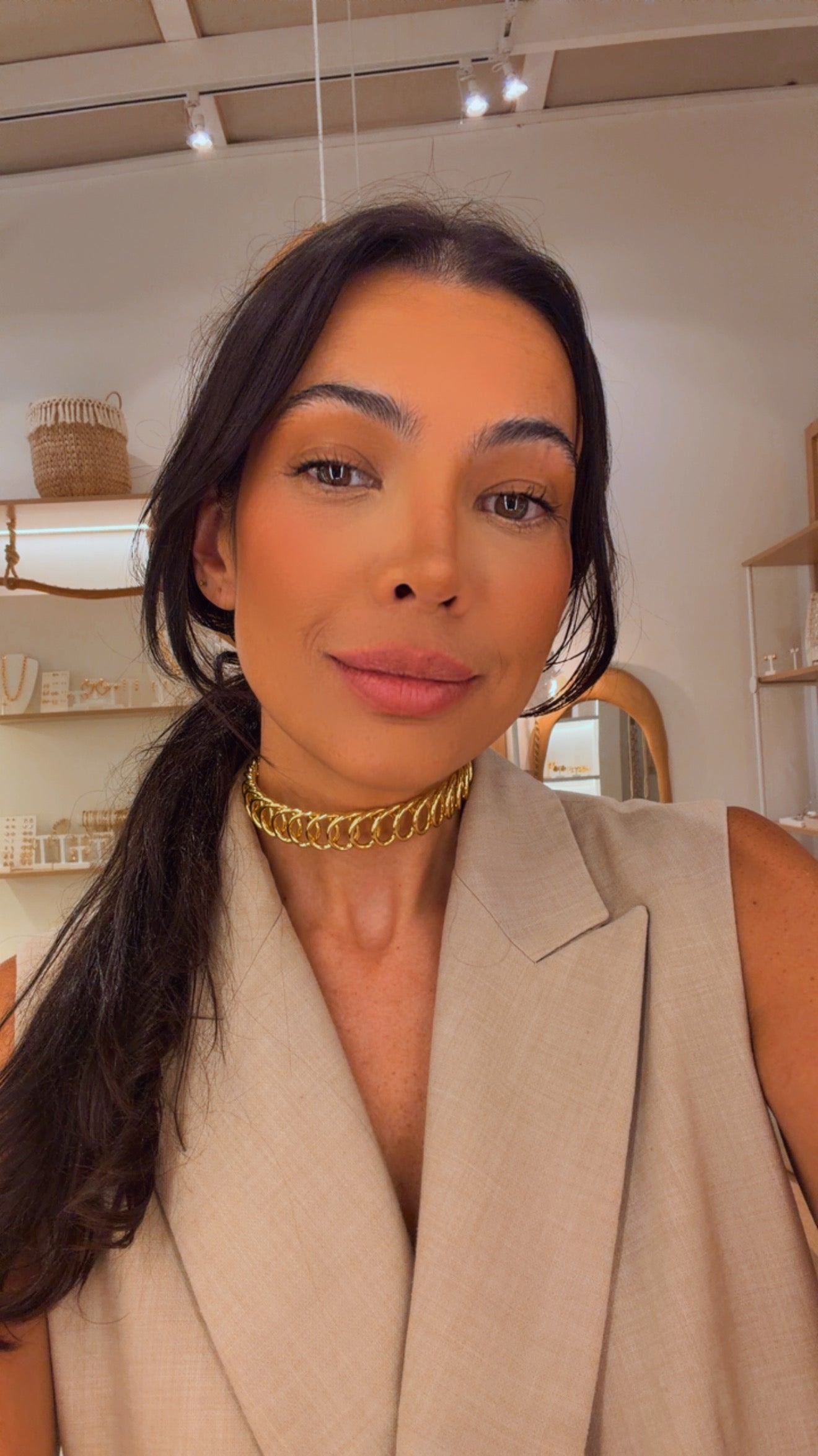 Colar choker espiral