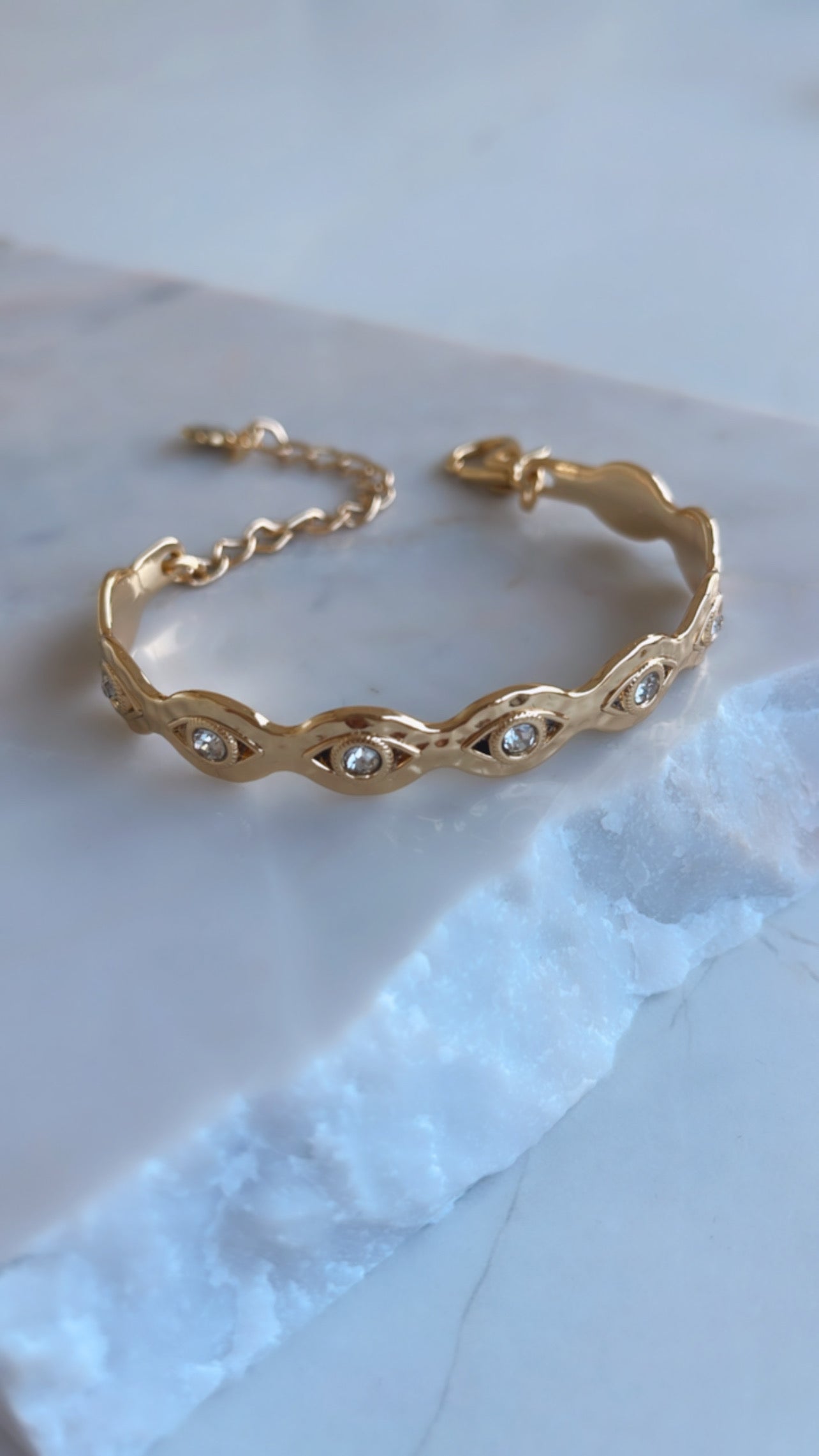 Pulseira bracelete olho strass